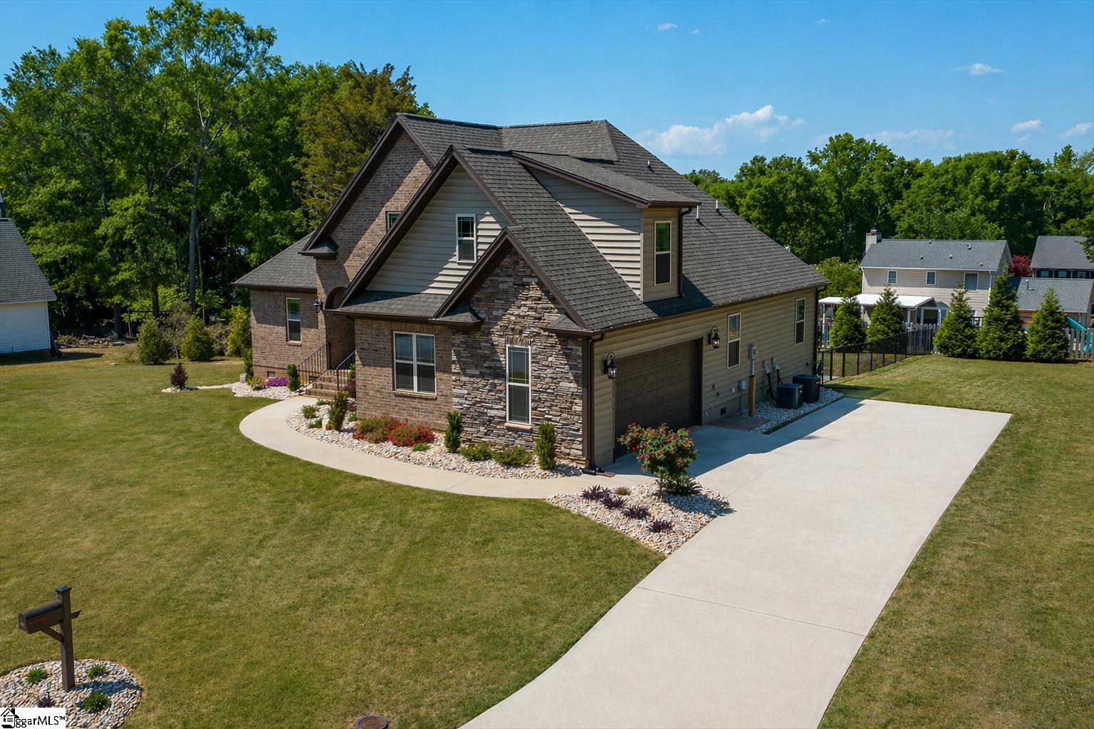 207 Poplar Ridge Road Simpsonville, SC 29681