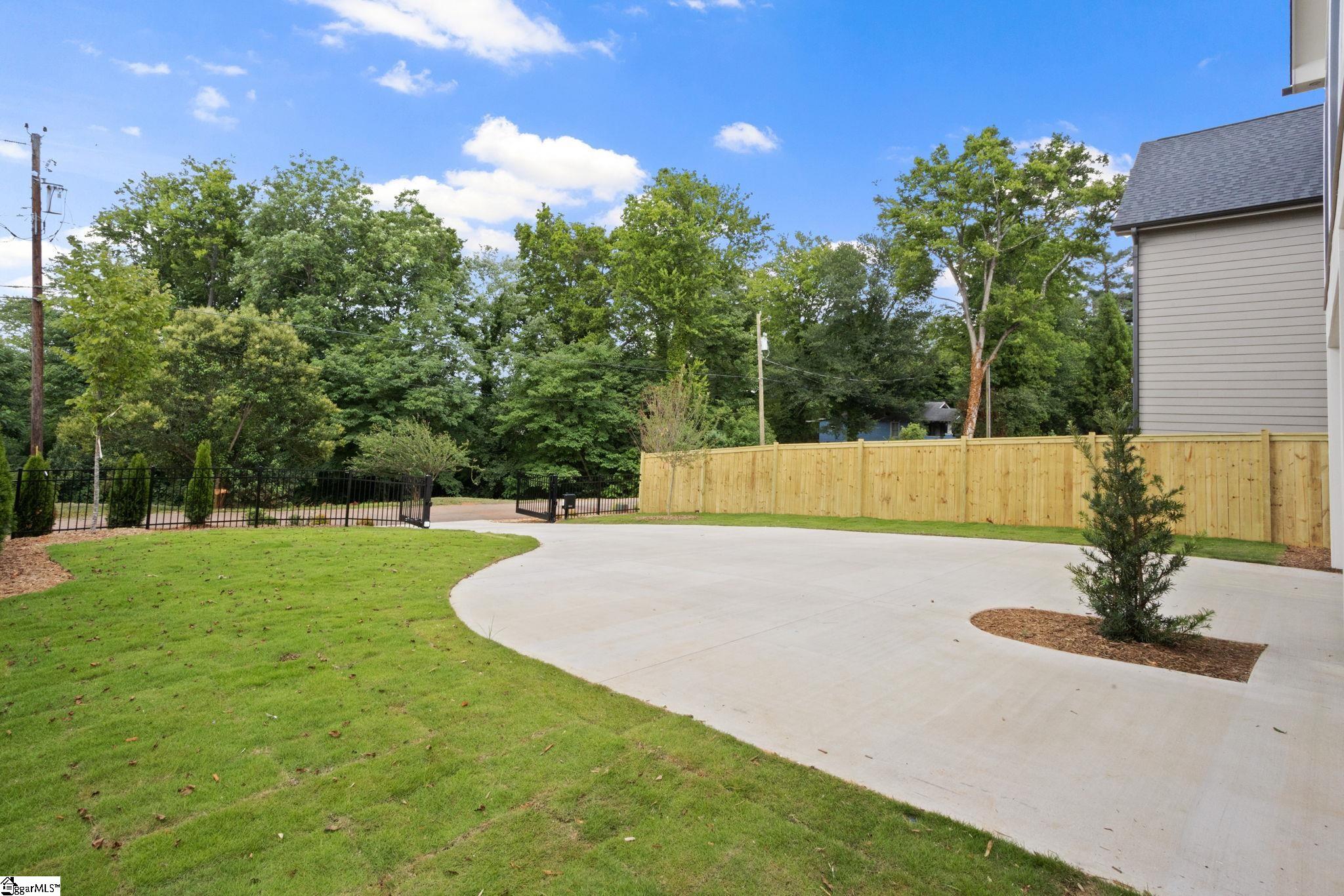 210 W Mountainview Avenue Greenville, SC 29609