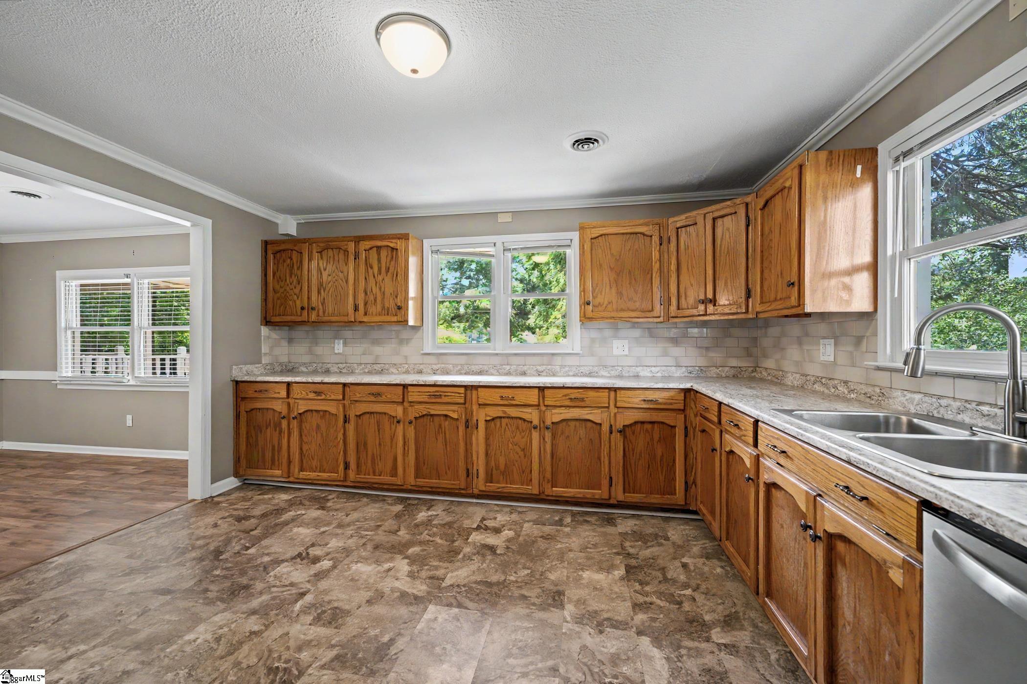 7809 Moorefield Highway Liberty, SC 29657