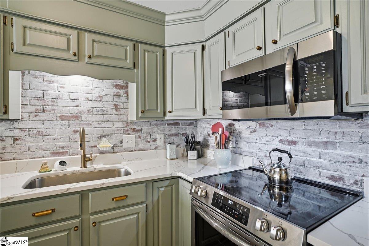 426 Sparrow Hawk Court Greer, SC 29650