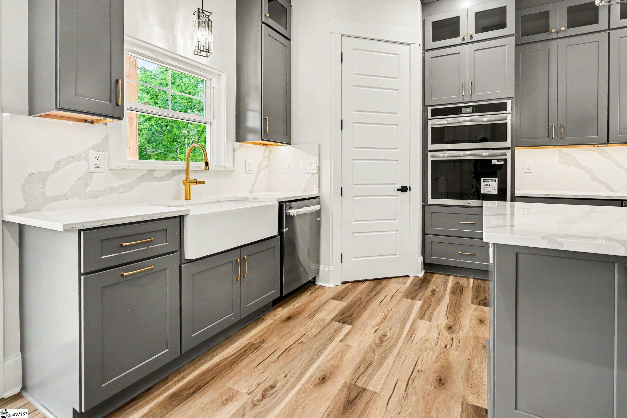 197 Old Farrs Bridge Road Greenville, SC 29611