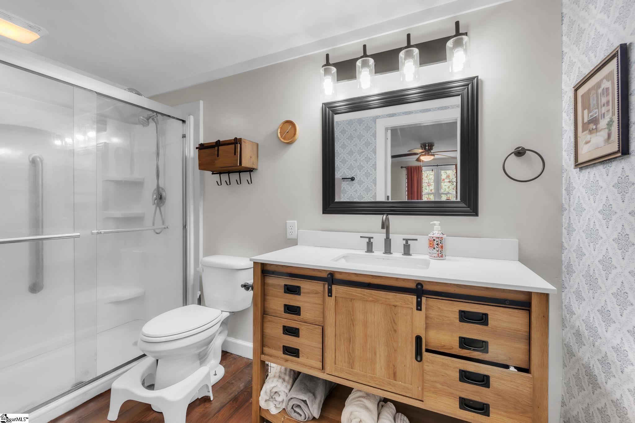 5 Jones Circle Greenville, SC 29617