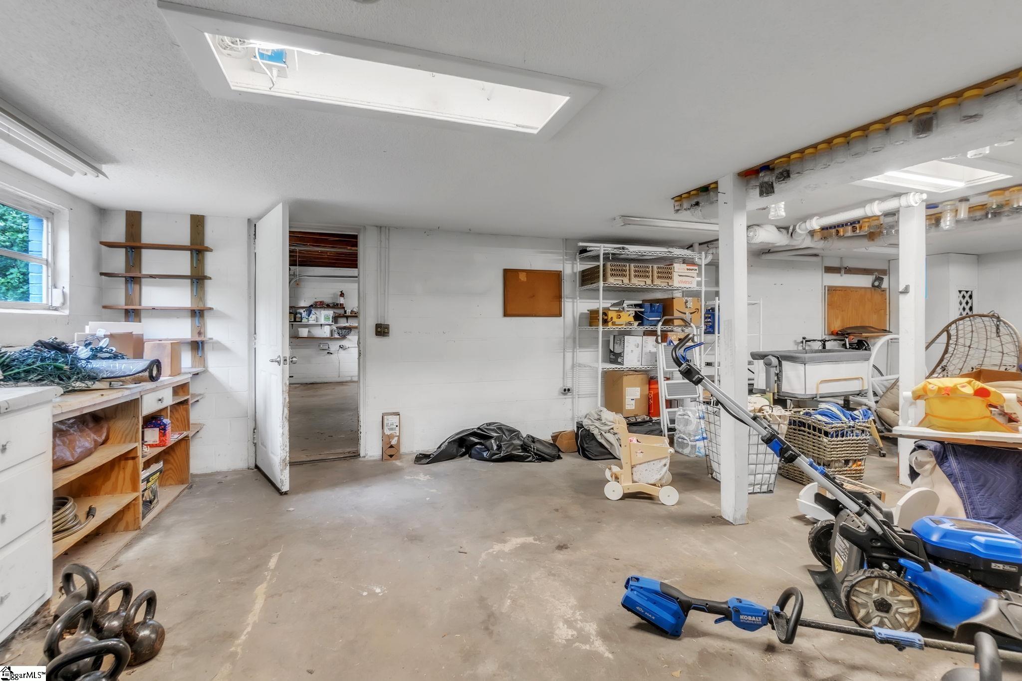 5 Jones Circle Greenville, SC 29617