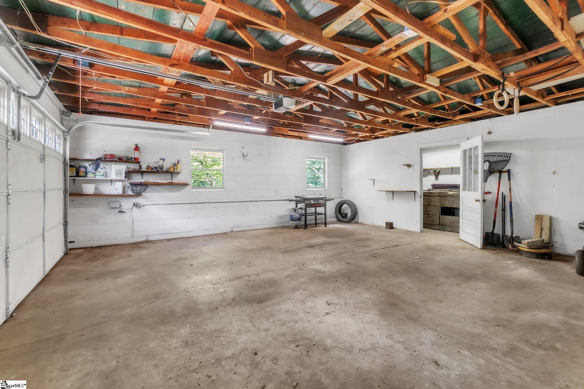 5 Jones Circle Greenville, SC 29617