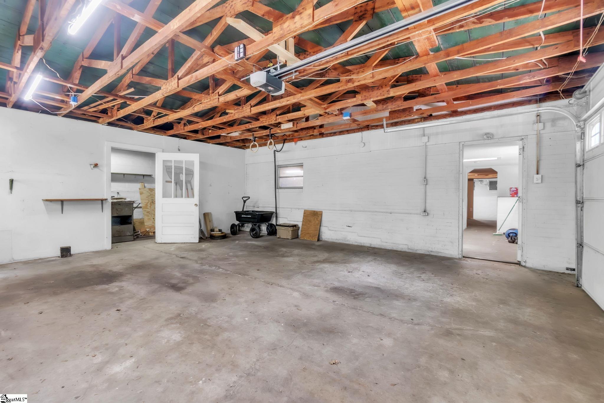 5 Jones Circle Greenville, SC 29617