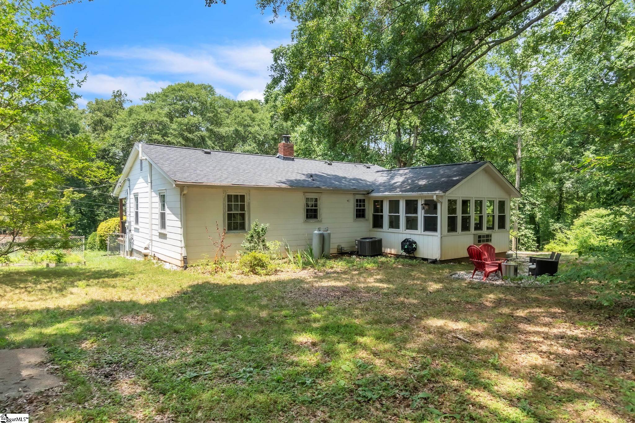 5 Jones Circle Greenville, SC 29617