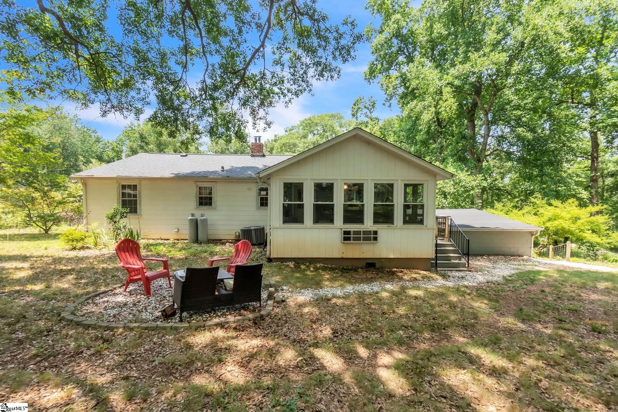 5 Jones Circle Greenville, SC 29617