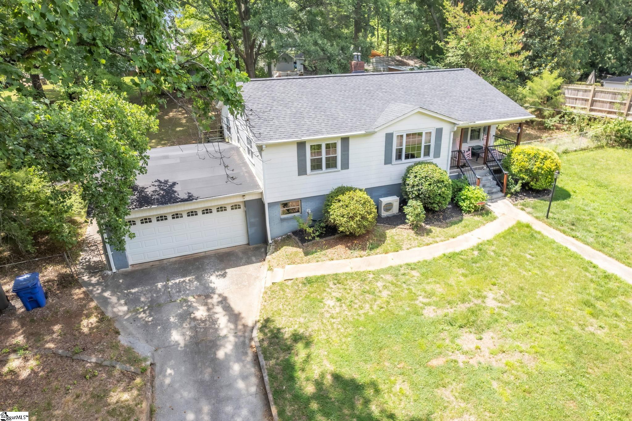 5 Jones Circle Greenville, SC 29617