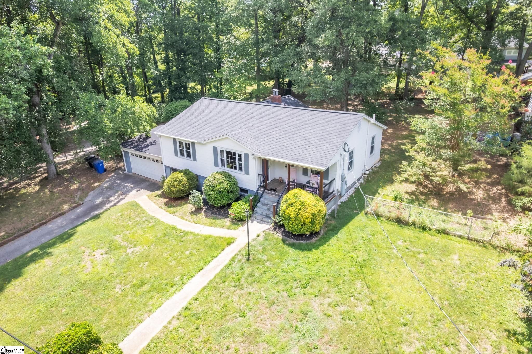 5 Jones Circle Greenville, SC 29617