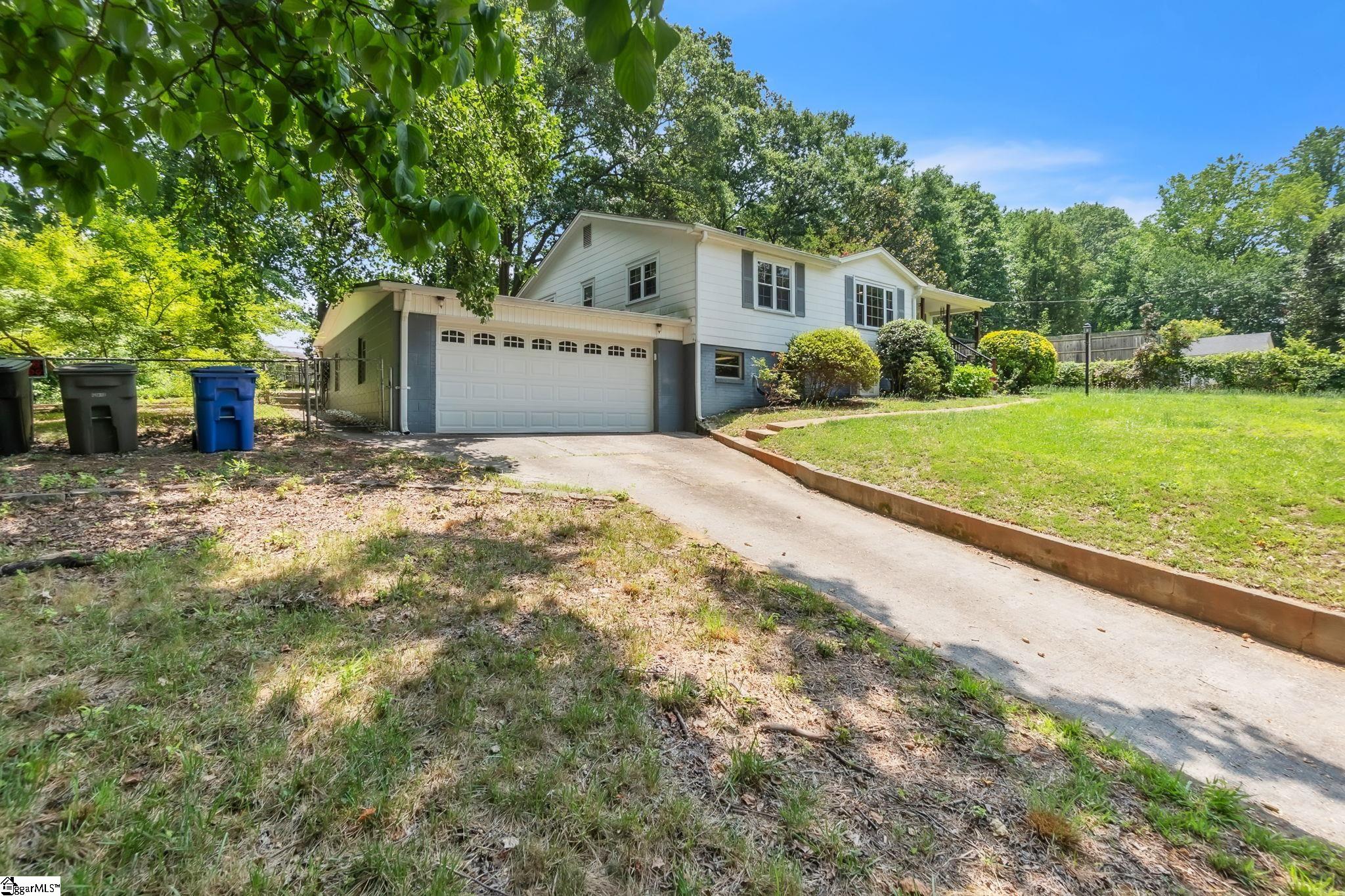 5 Jones Circle Greenville, SC 29617