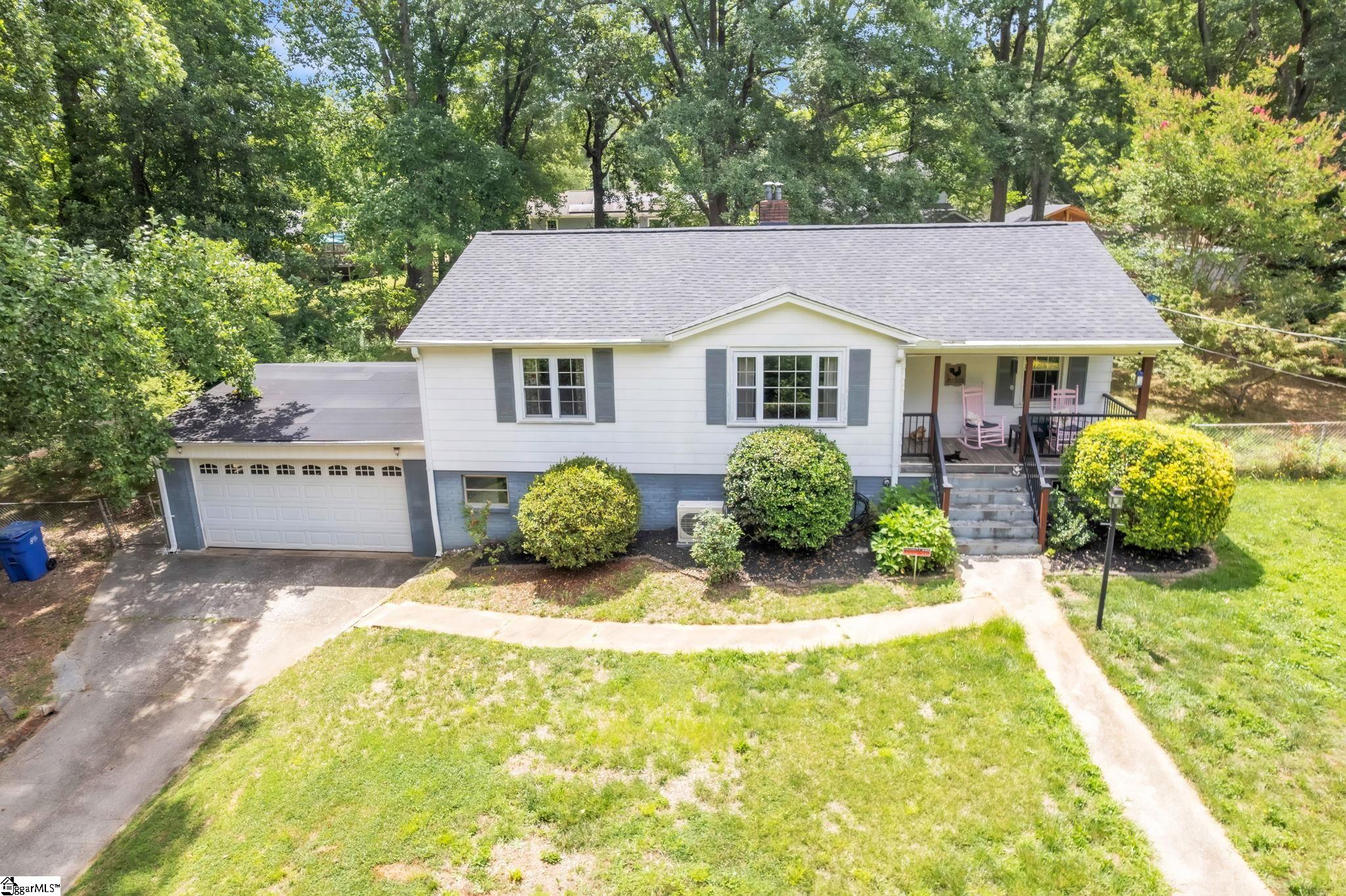 5 Jones Circle Greenville, SC 29617