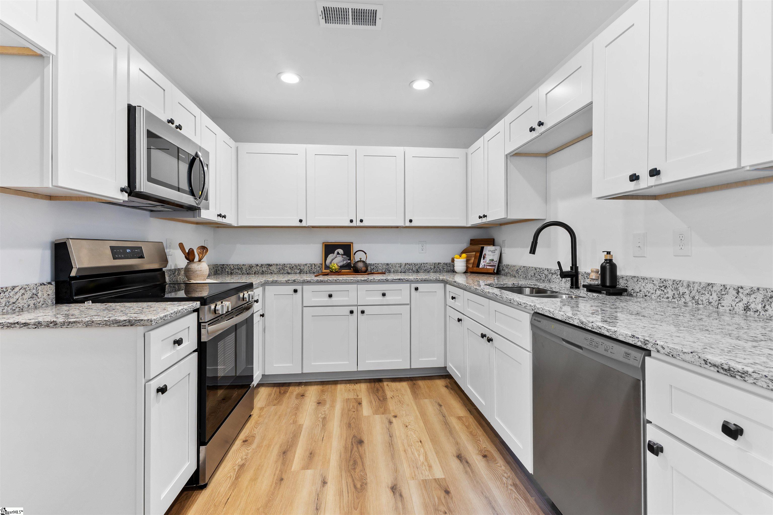2 Melbourne Lane Greenville, SC 29615