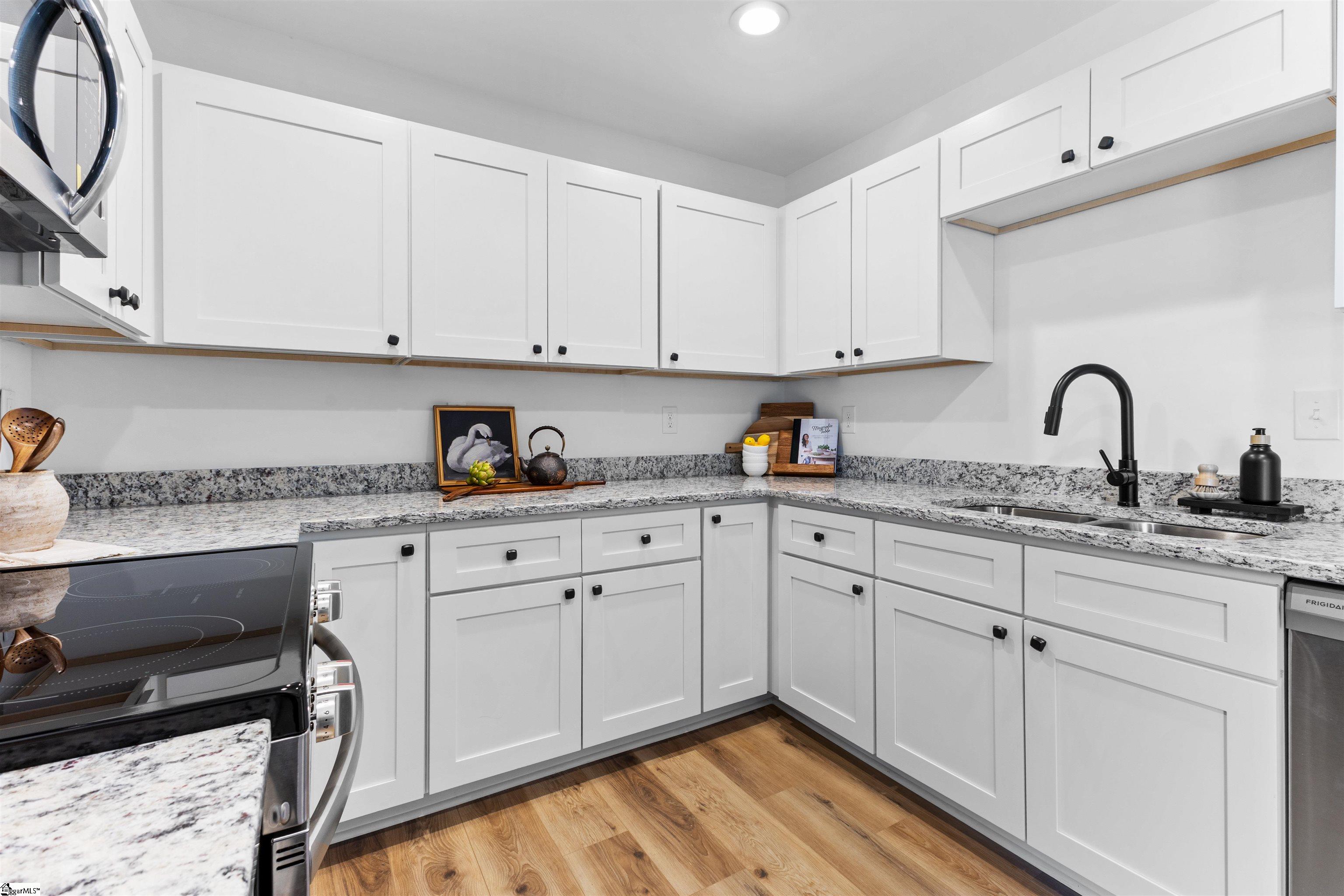 2 Melbourne Lane Greenville, SC 29615