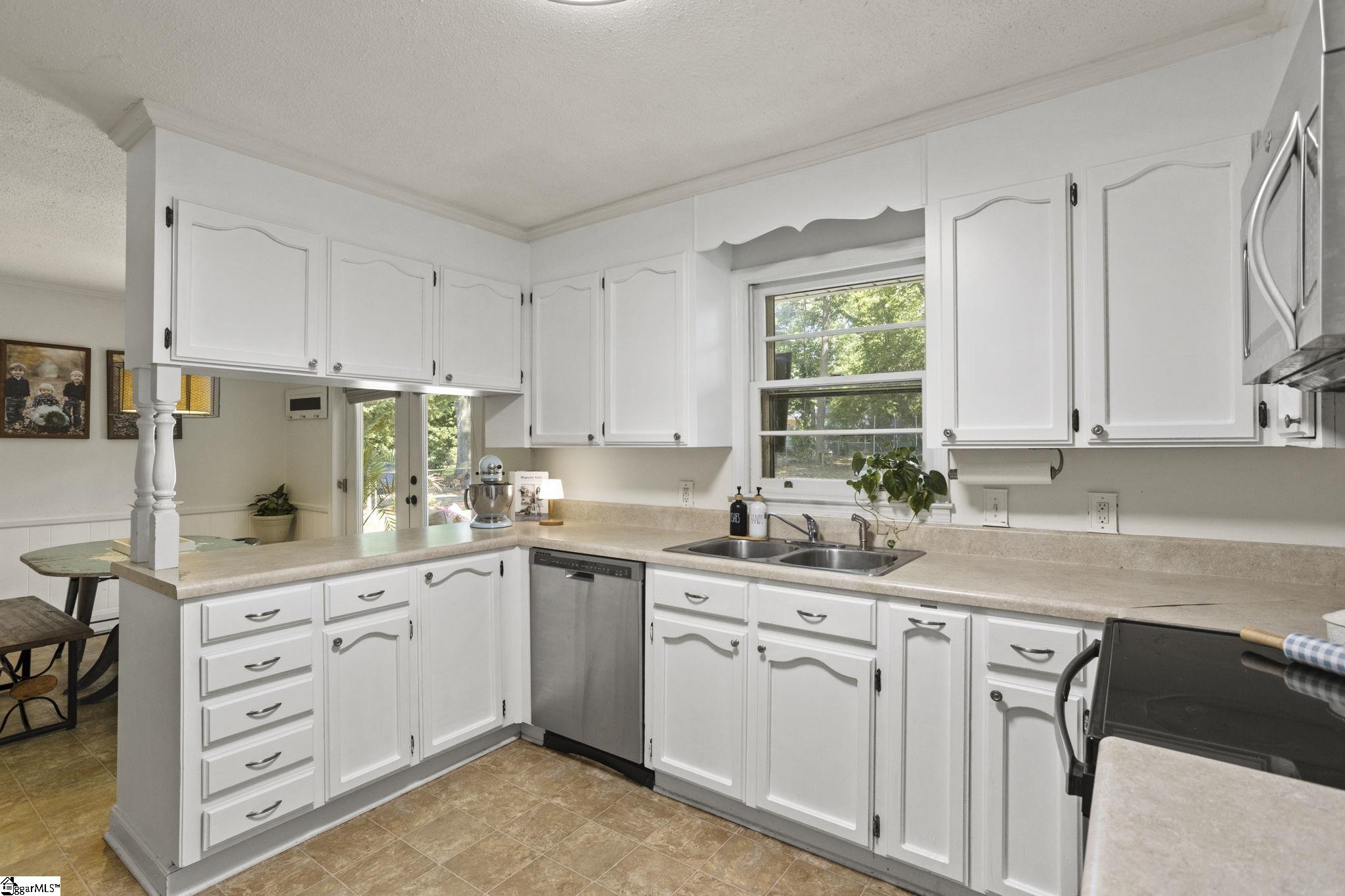 113 Forestdale Drive Taylors, SC 29687