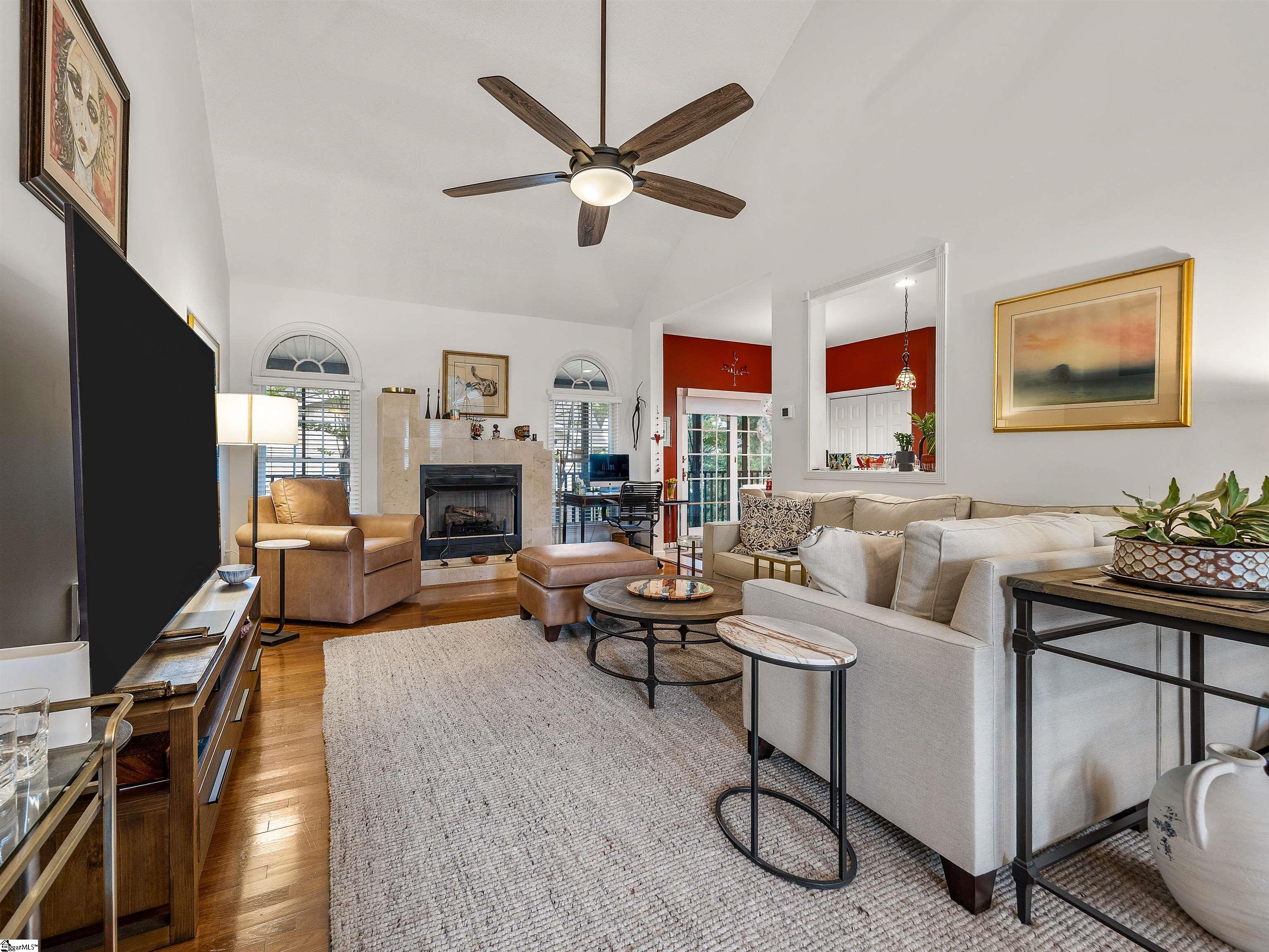Photo 3 of Single family home for sale at 1 Fox Ridge Wy, Taylors, SC 29687 | MLS# 1596899 | Listing updated on 2026-09-17