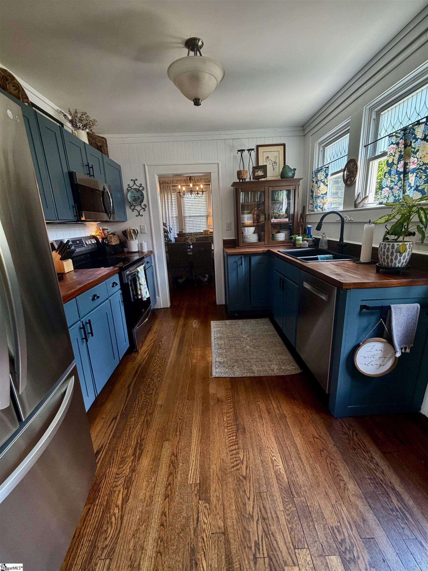105 E Blue Ridge Drive Greenville, SC 29609