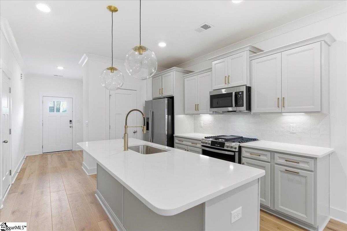 13 Thurlow Court Greenville, SC 29615