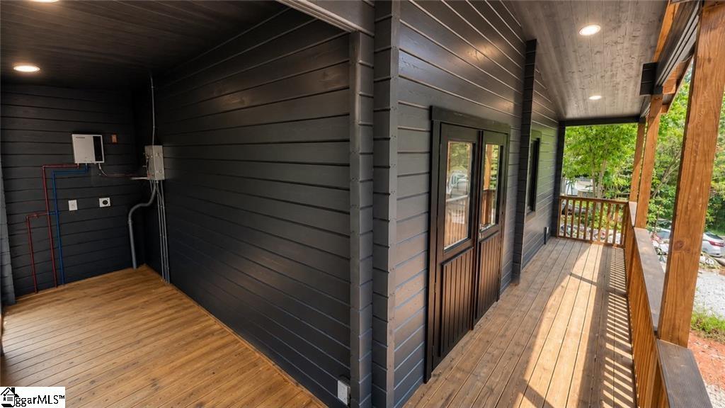 404 & 406 Kinston Loop Drive Westminster, SC 29693