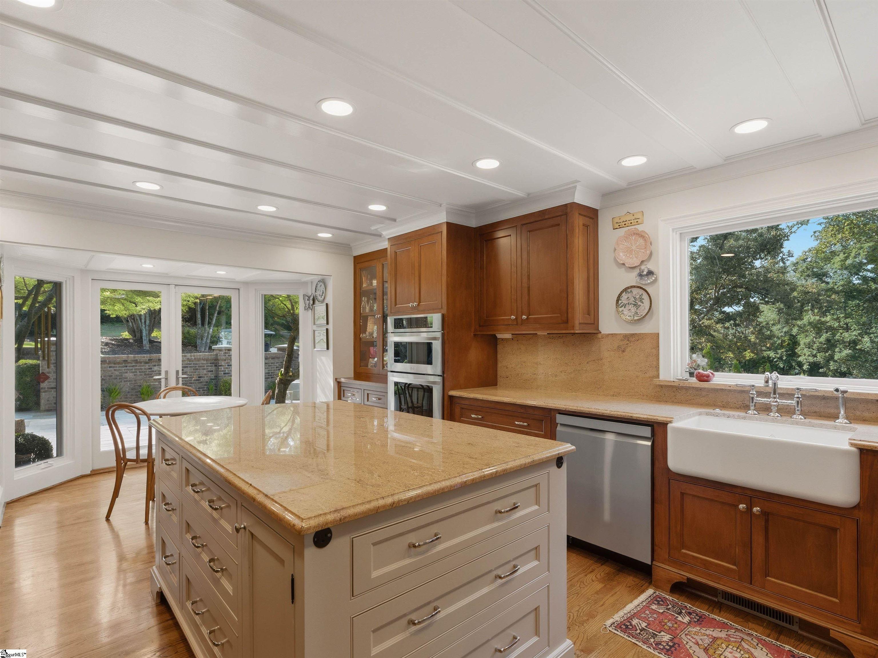 112 E Round Hill Road Greenville, SC 29617