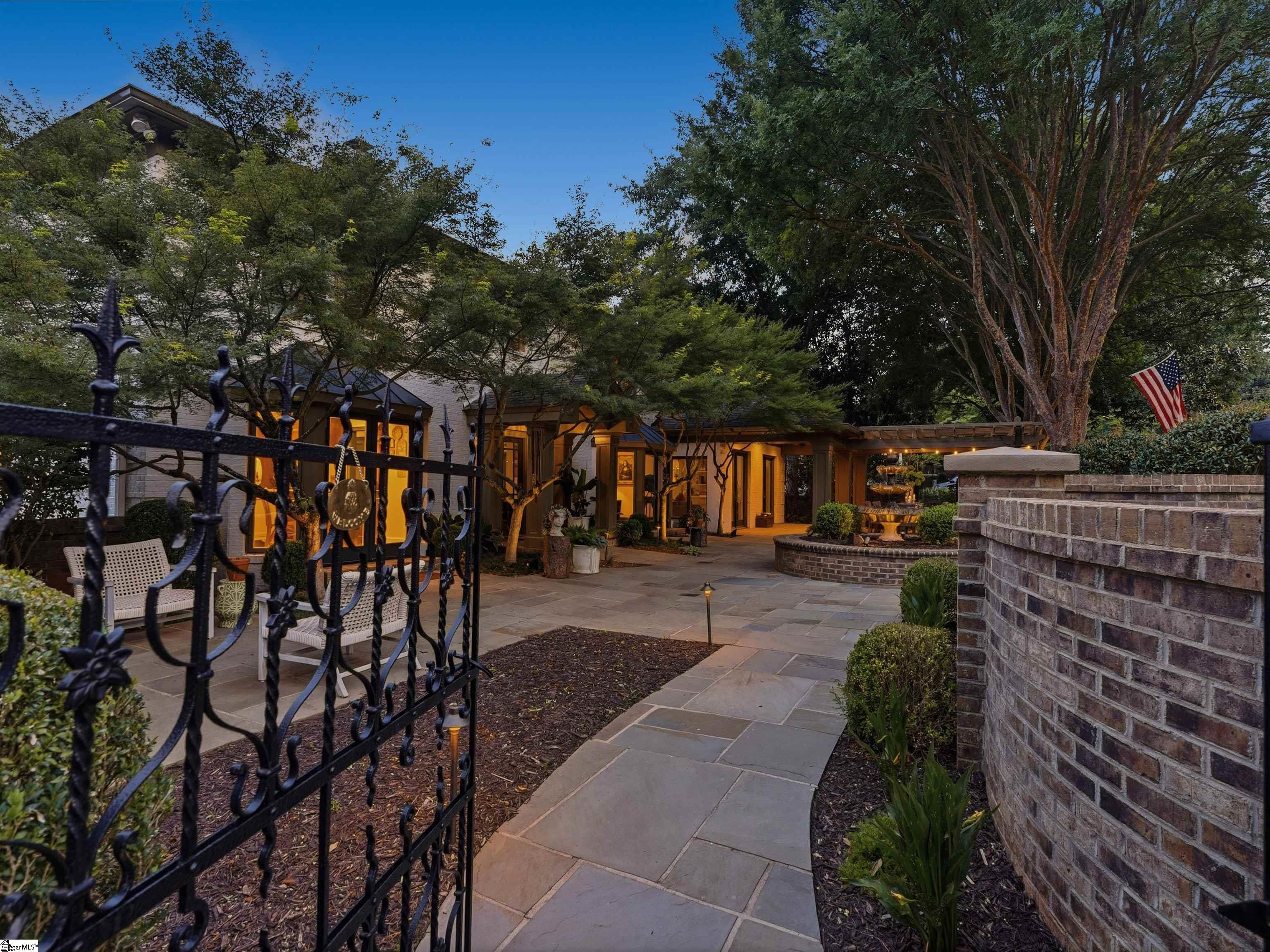 112 E Round Hill Road Greenville, SC 29617