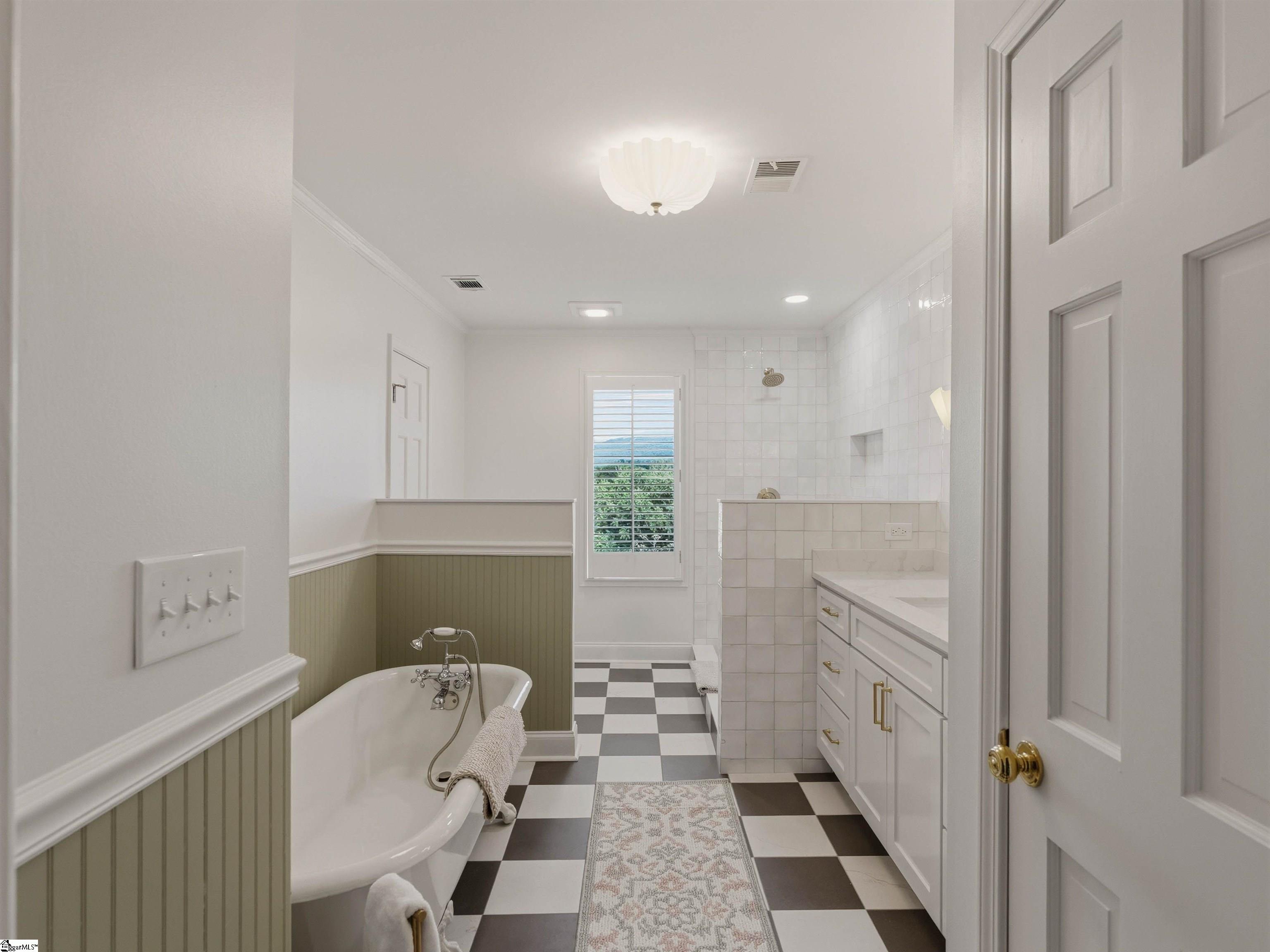 112 E Round Hill Road Greenville, SC 29617