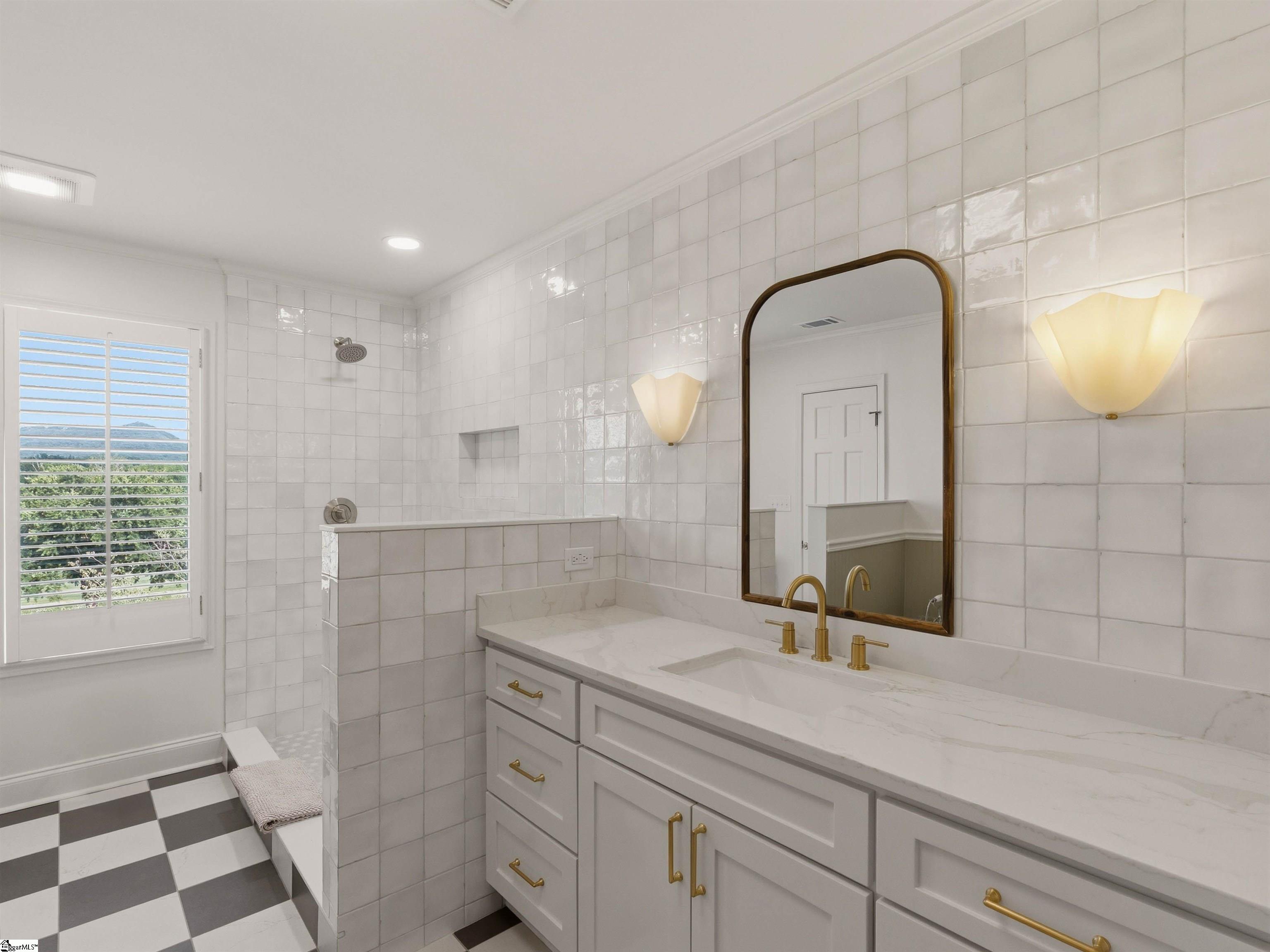 112 E Round Hill Road Greenville, SC 29617