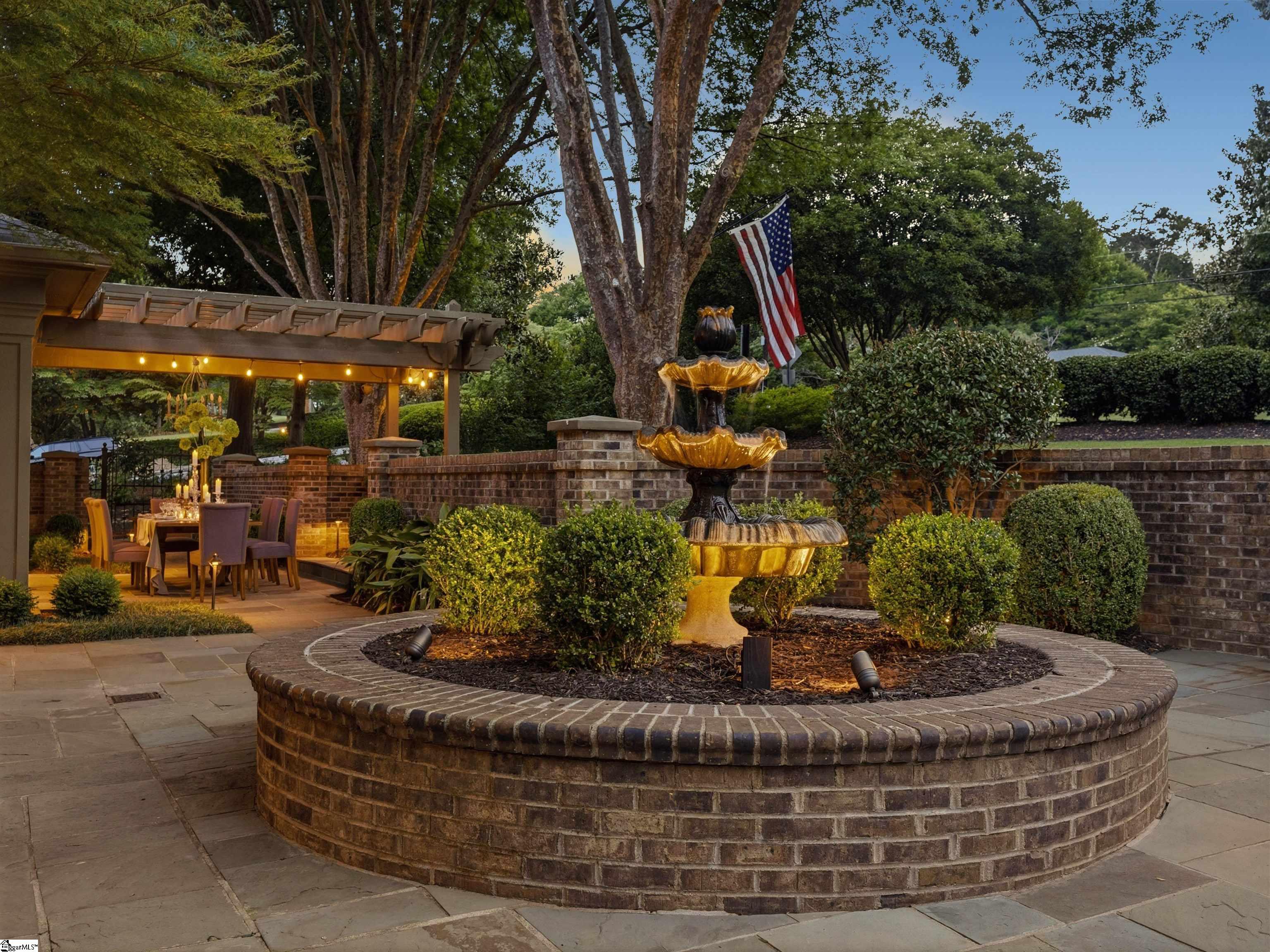 112 E Round Hill Road Greenville, SC 29617