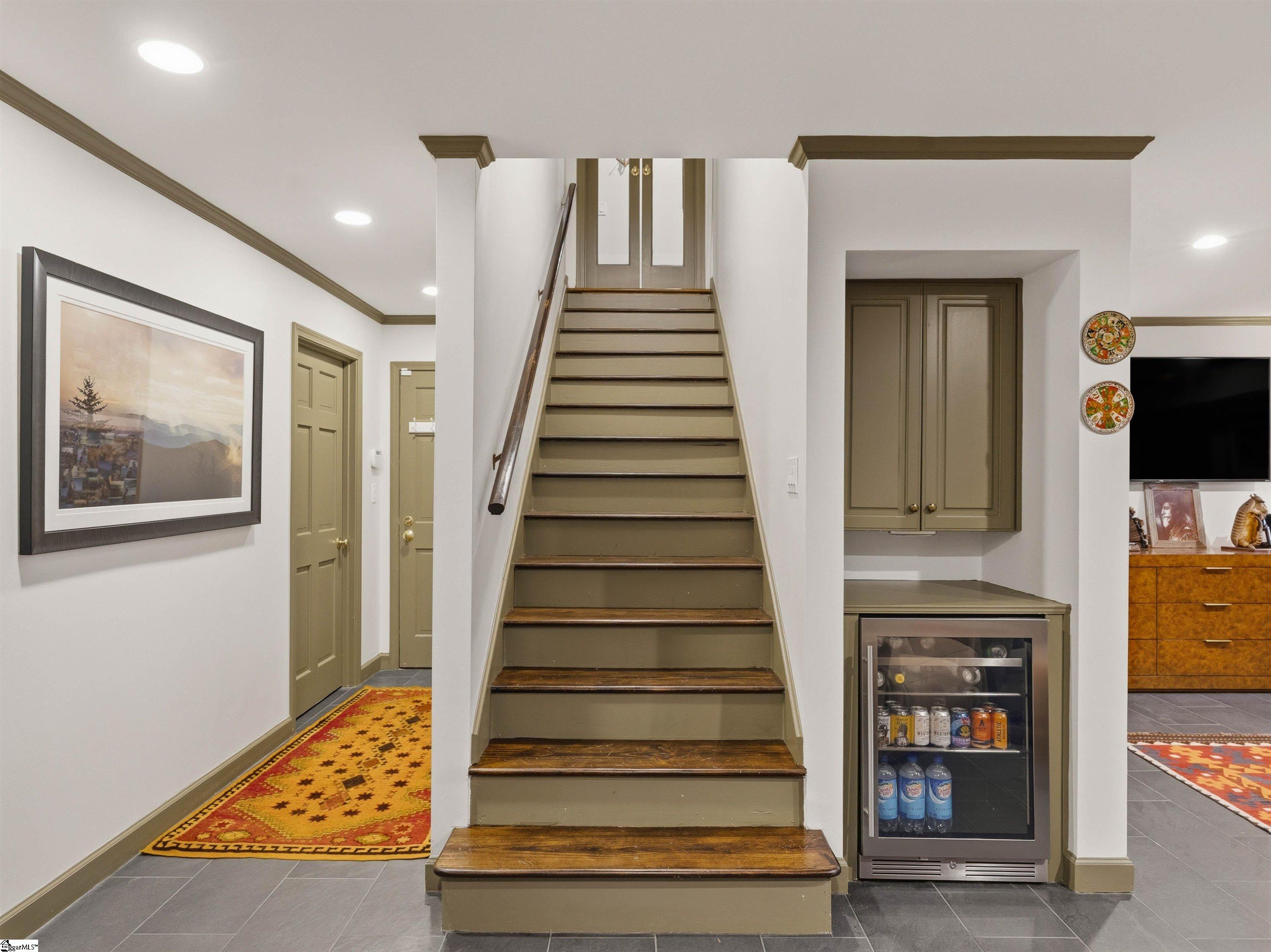 112 E Round Hill Road Greenville, SC 29617