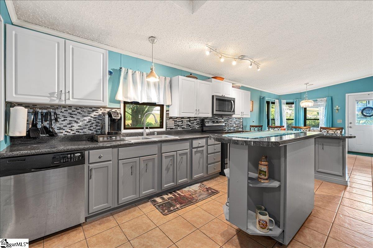414 South Cove Road Seneca, SC 29672