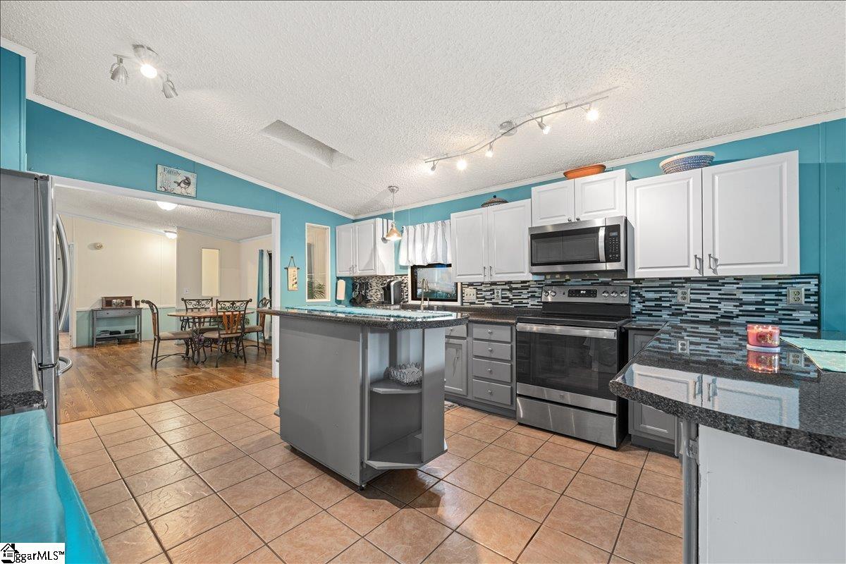 414 South Cove Road Seneca, SC 29672