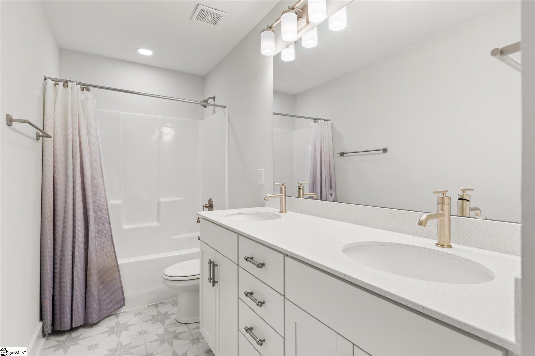 16 Toynbee Drive Simpsonville, SC 29681