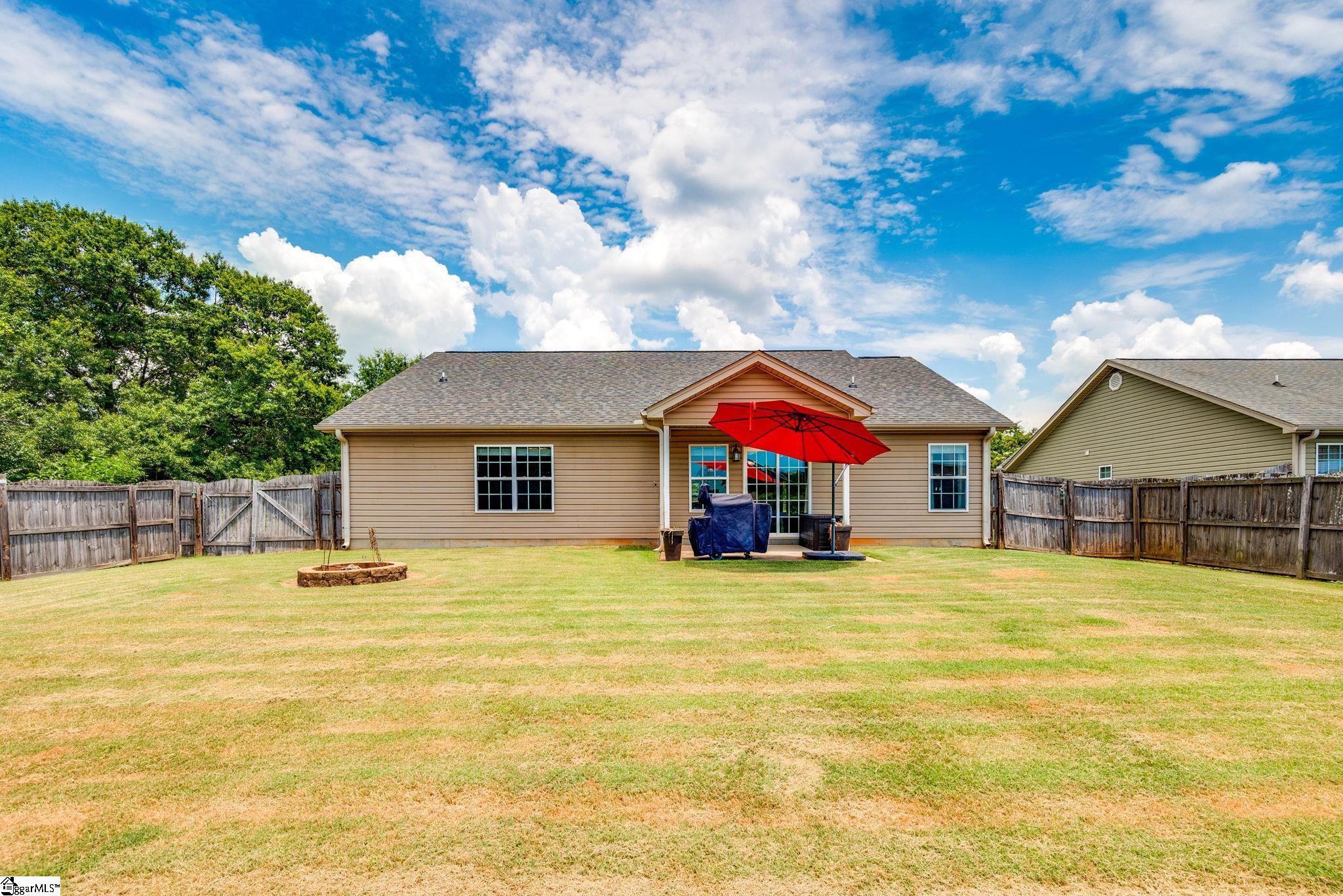 837 Dove Creek Court Boiling Springs, SC 29316