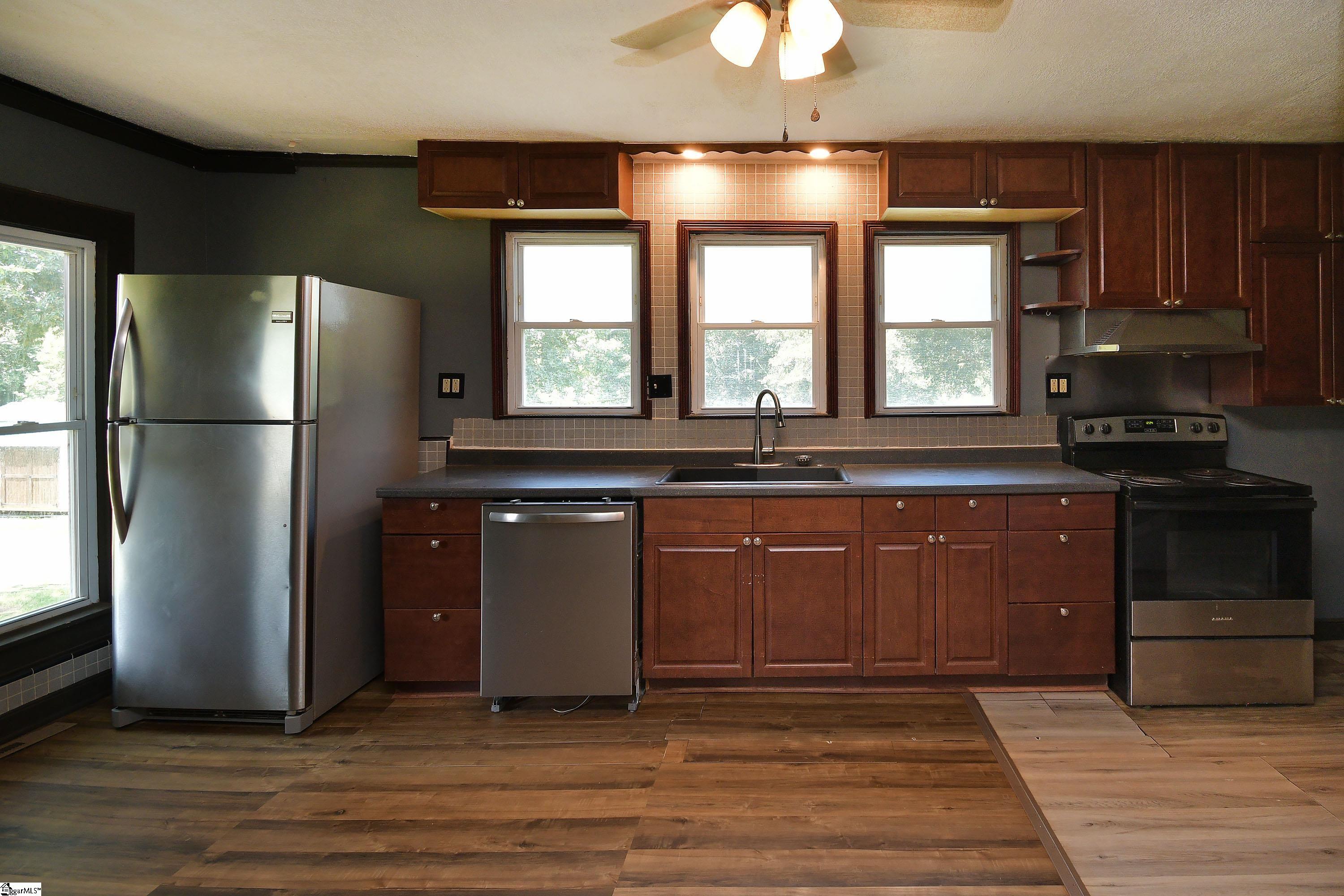1218 Broadway Lake Anderson, SC 29621