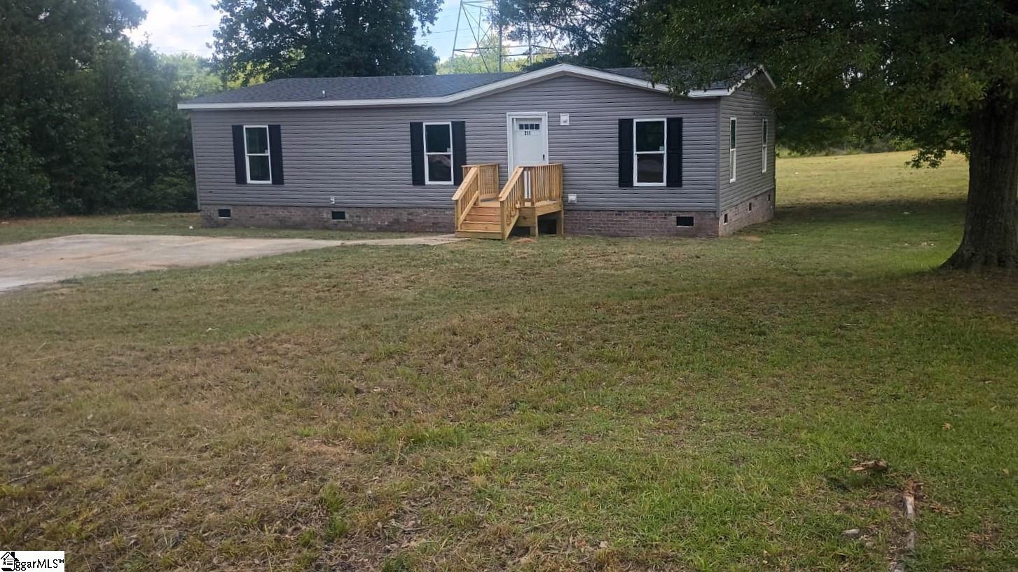 211 Woodland Circle Spartanburg, SC 29372