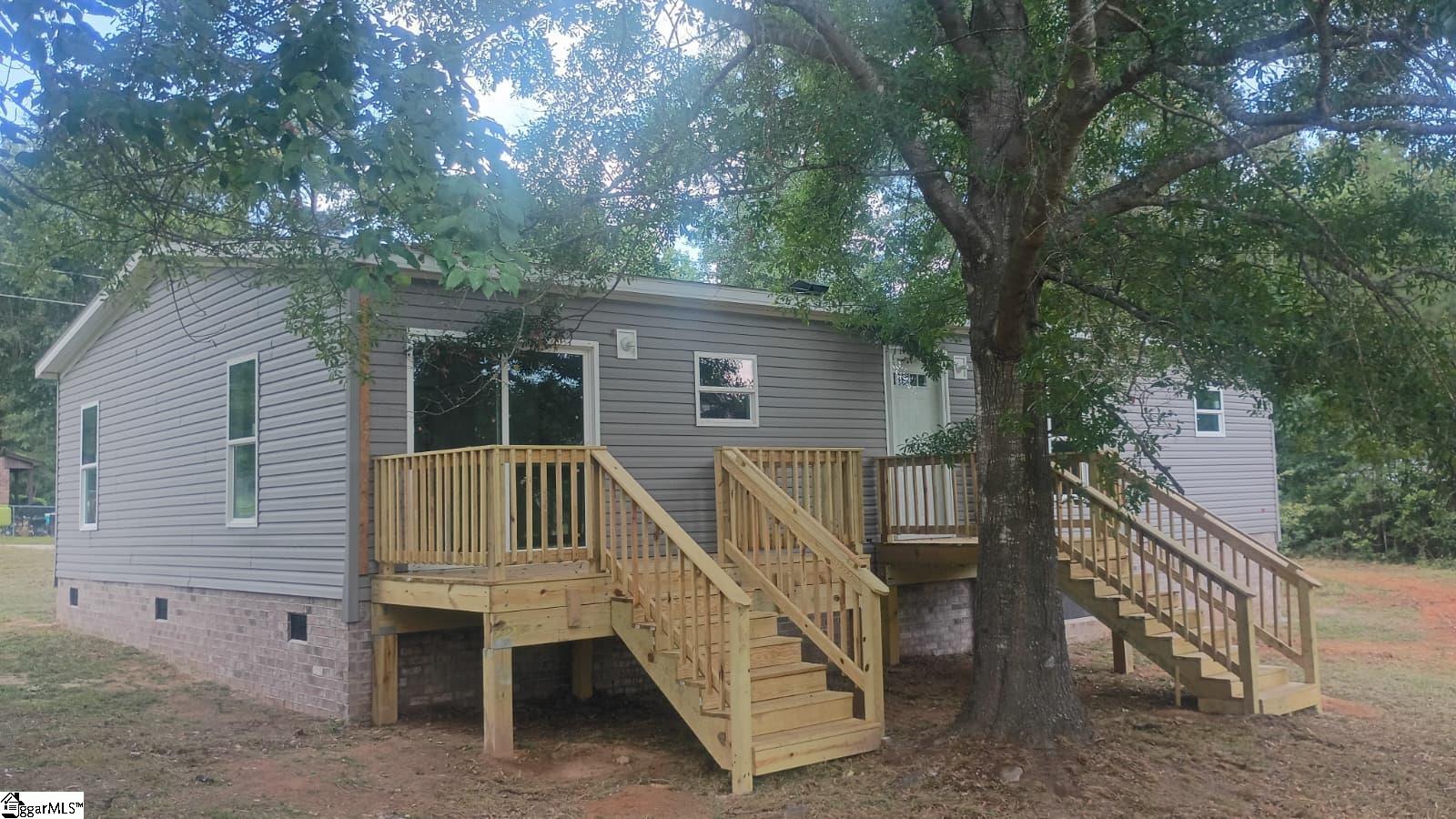 211 Woodland Circle Spartanburg, SC 29372