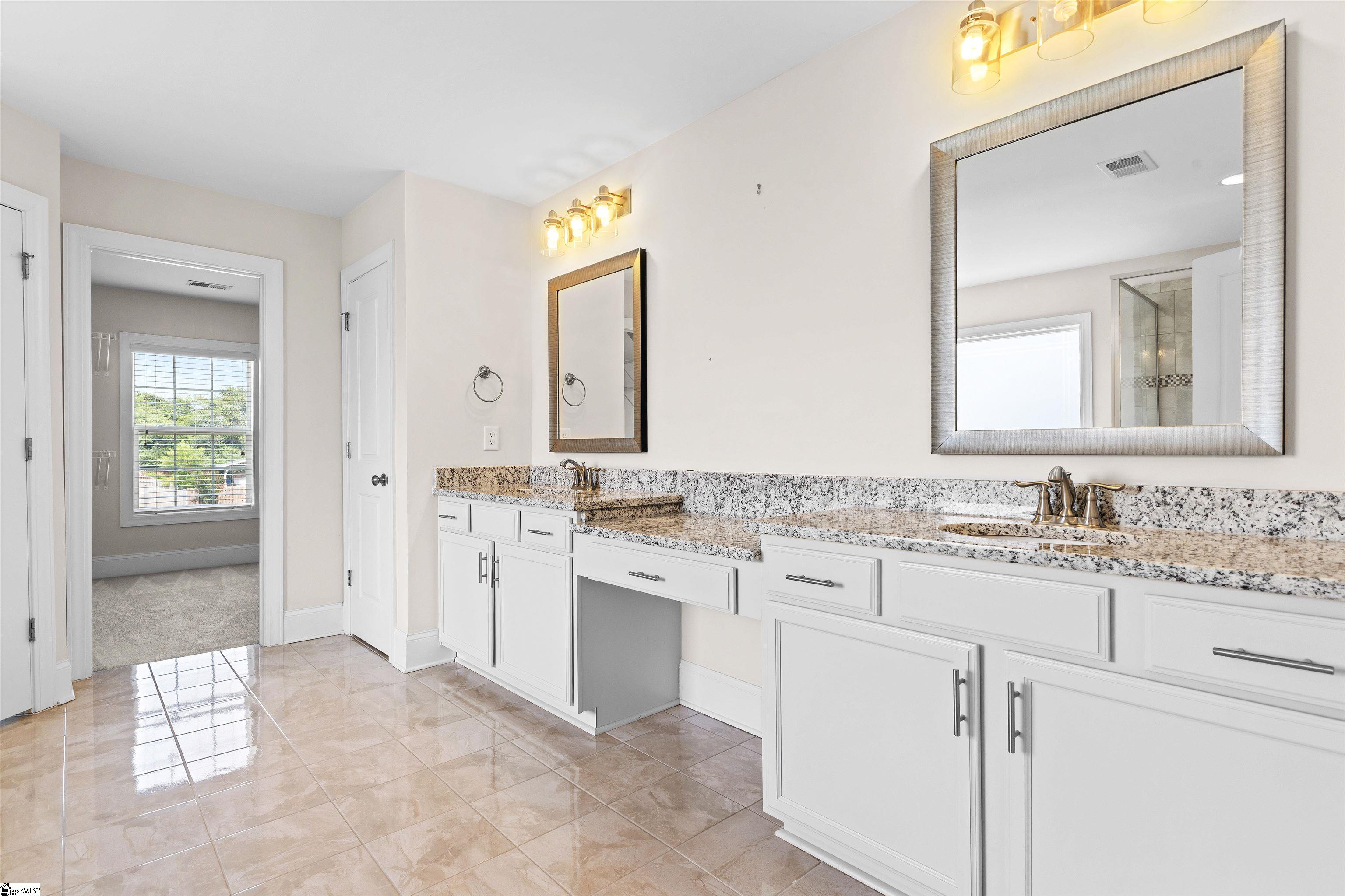 5 Lakeway Place Simpsonville, SC 29681