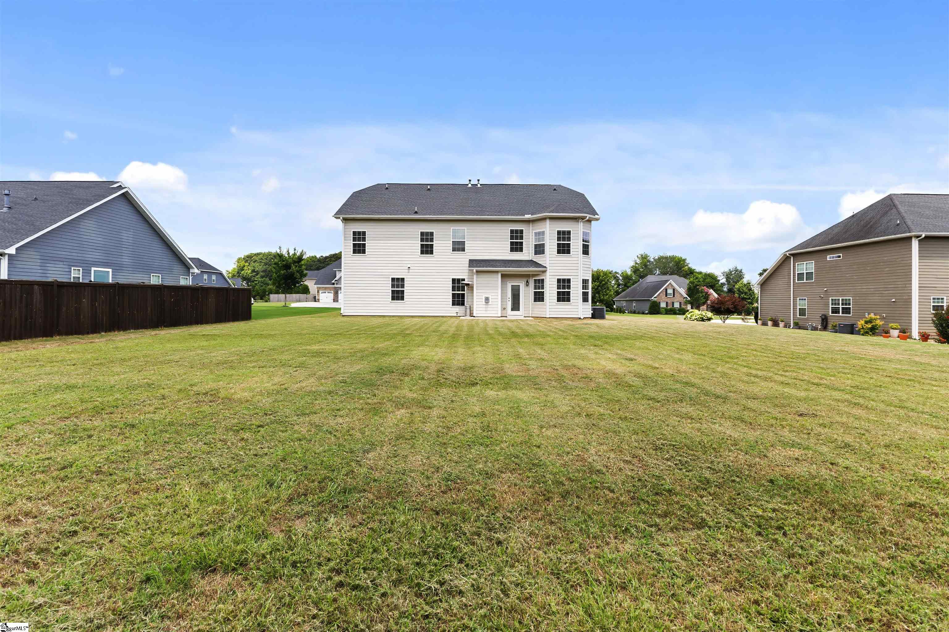 5 Lakeway Place Simpsonville, SC 29681