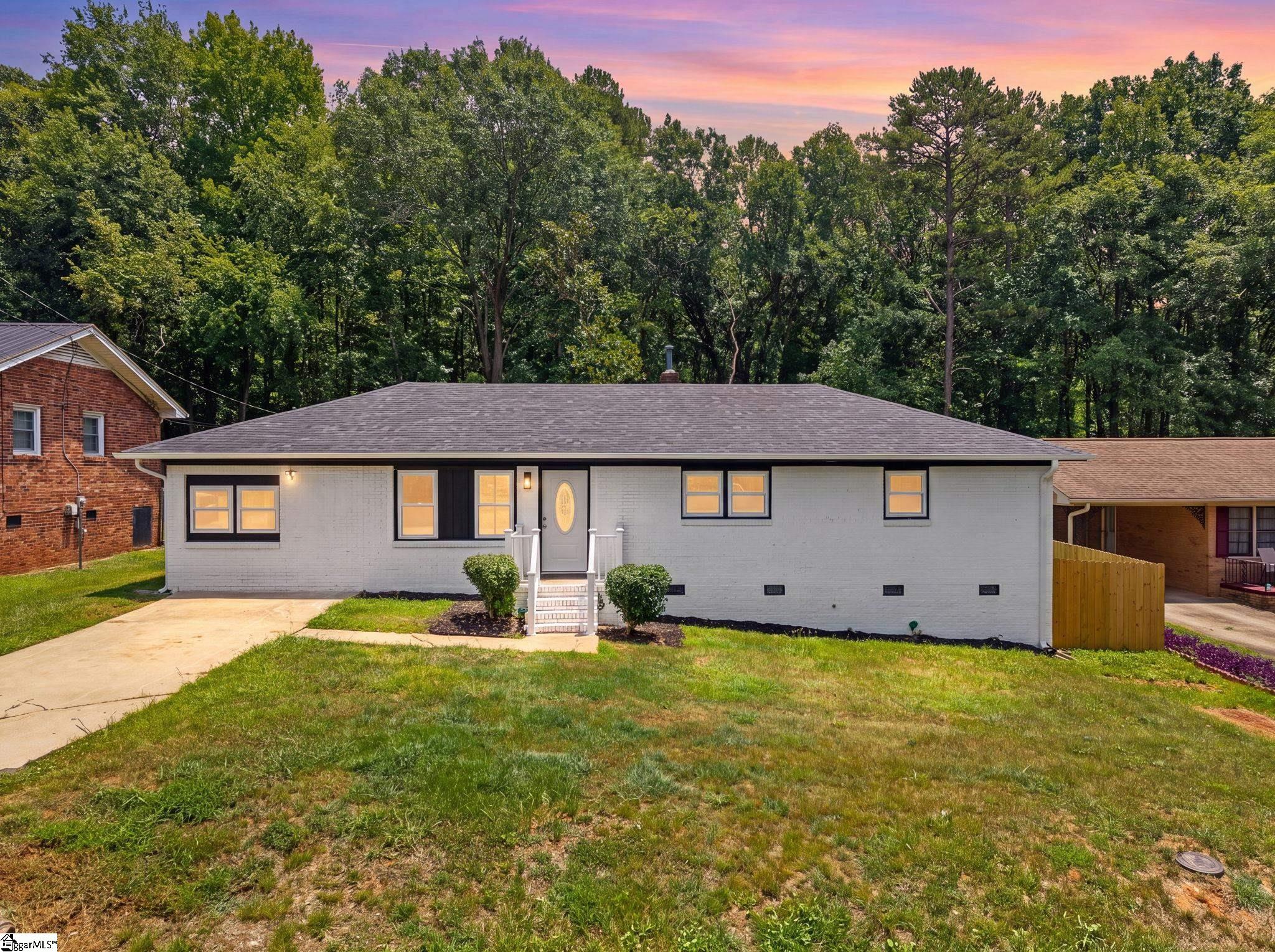 33 Dunlap Drive Greenville, SC 29605