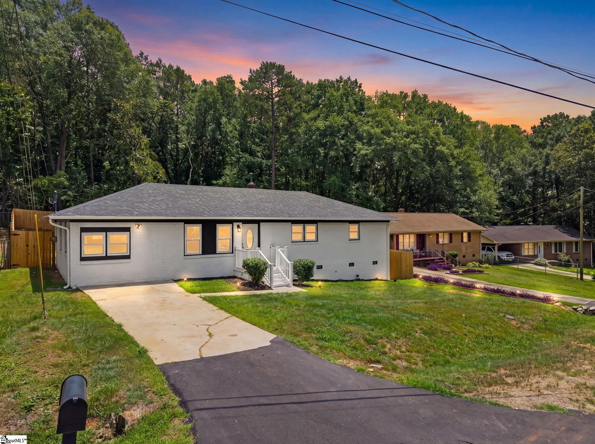 33 Dunlap Drive Greenville, SC 29605