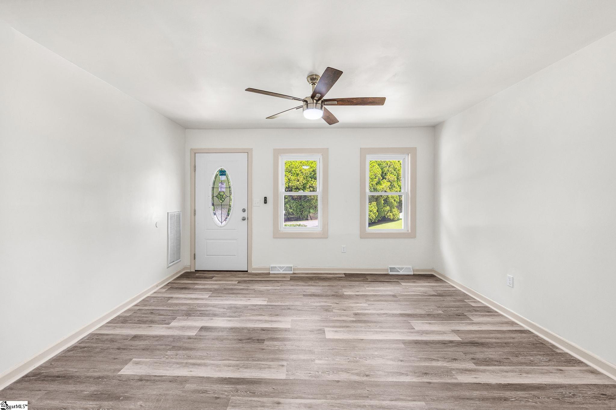 33 Dunlap Drive Greenville, SC 29605