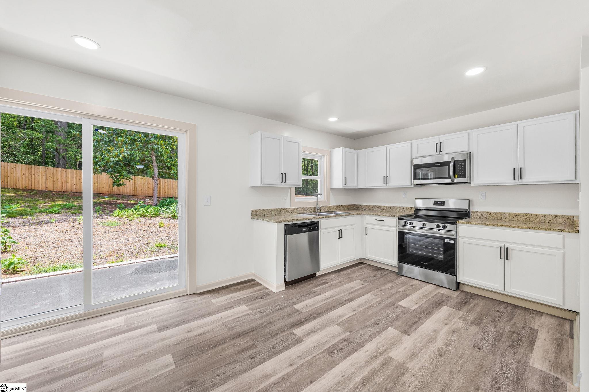 33 Dunlap Drive Greenville, SC 29605