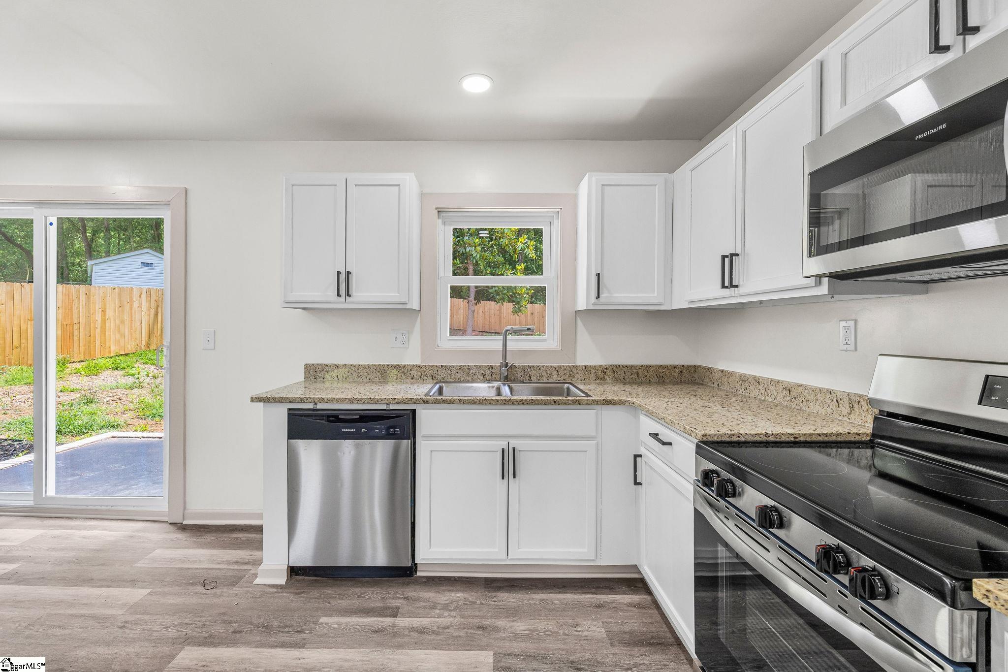 33 Dunlap Drive Greenville, SC 29605