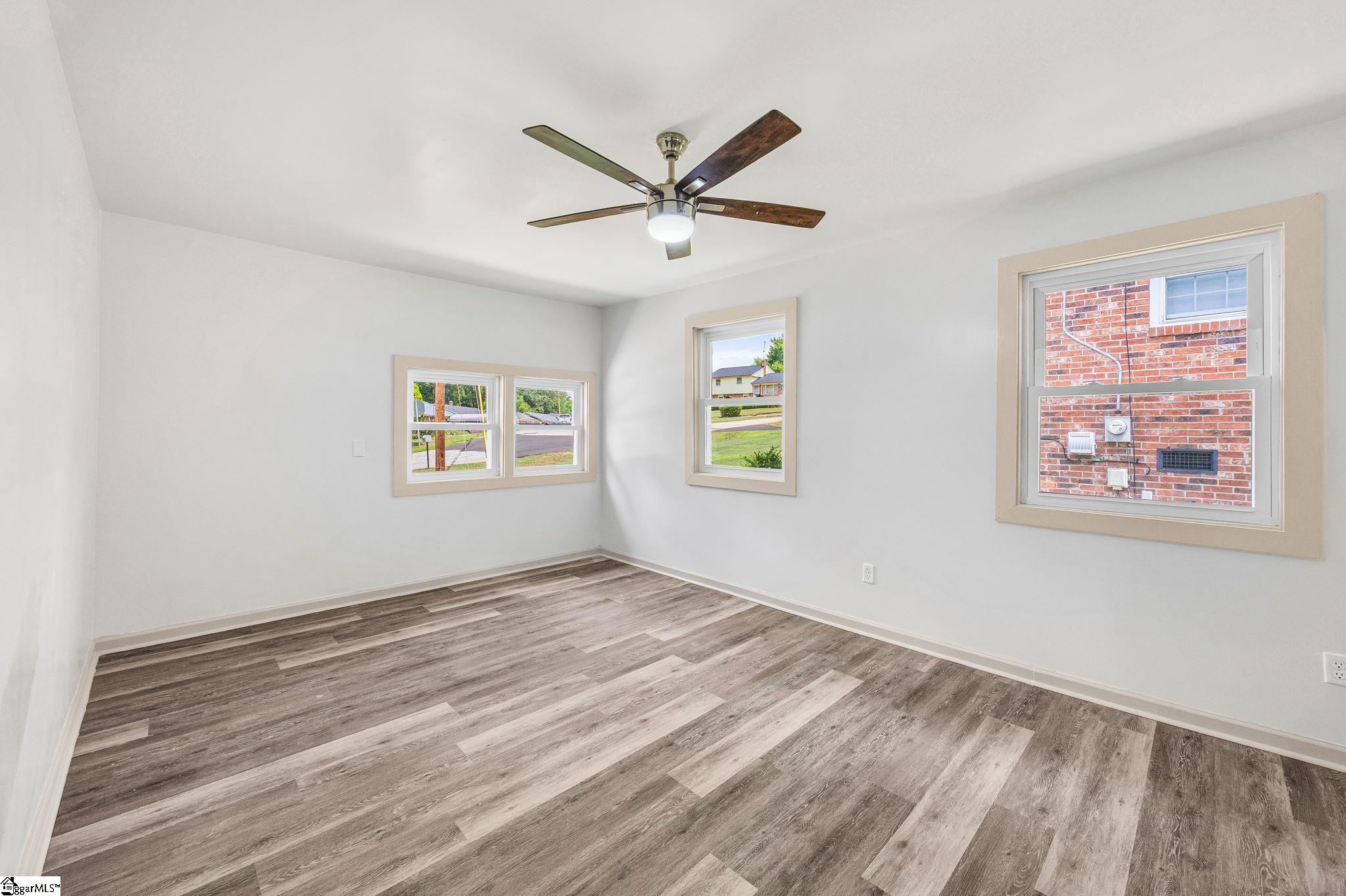 33 Dunlap Drive Greenville, SC 29605