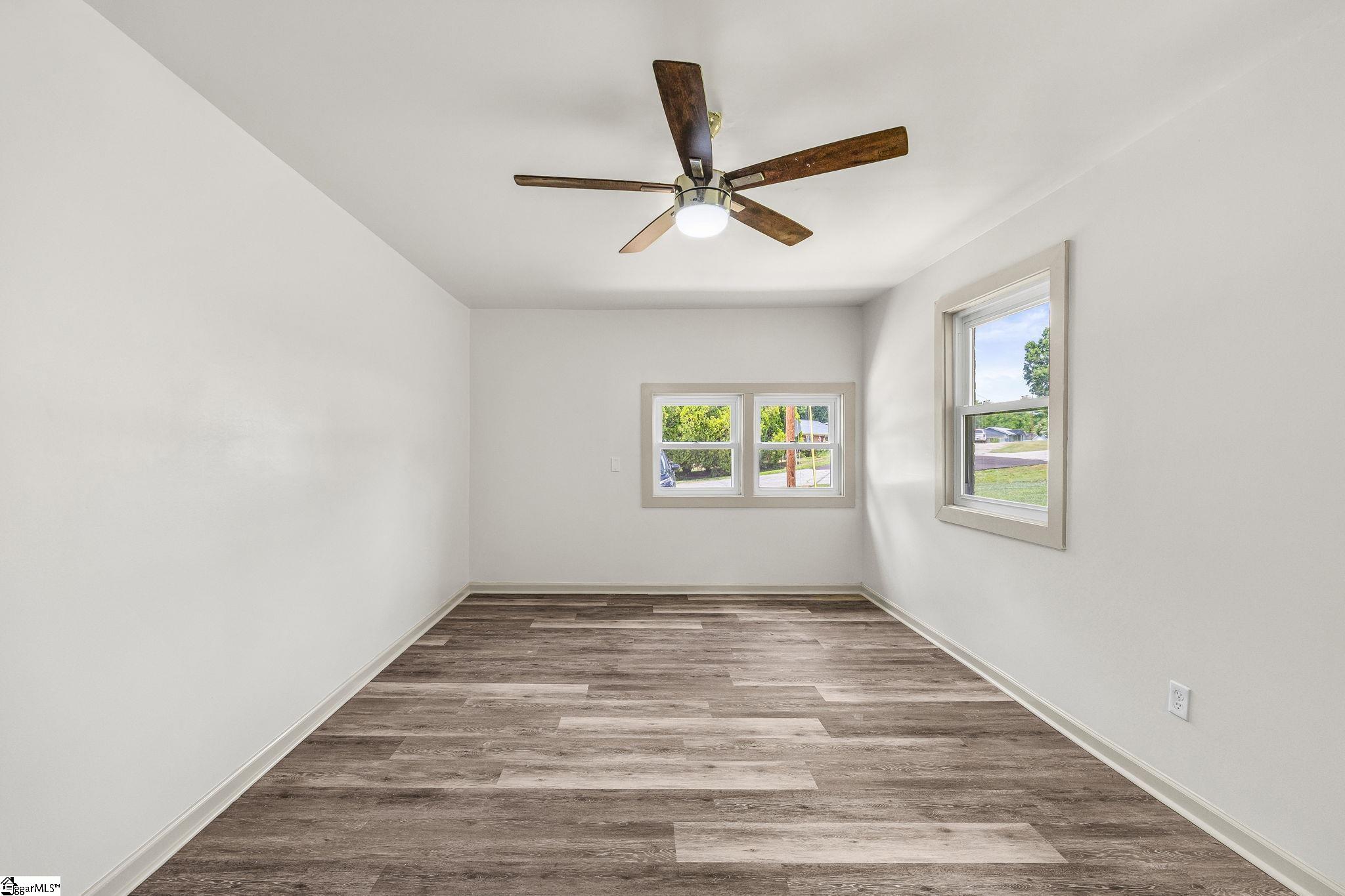 33 Dunlap Drive Greenville, SC 29605