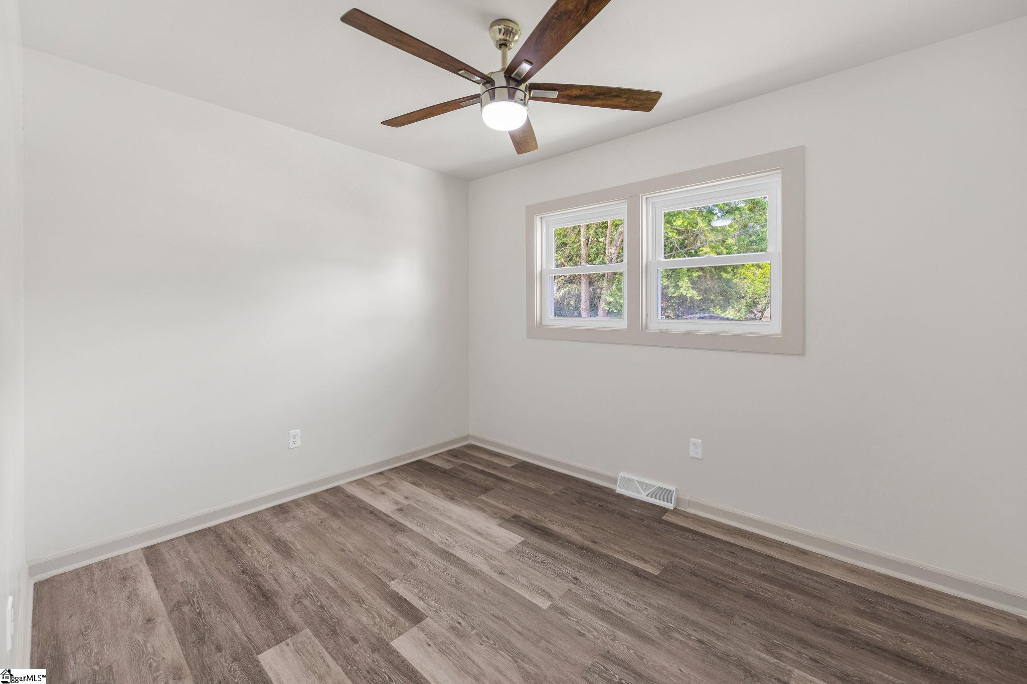 33 Dunlap Drive Greenville, SC 29605