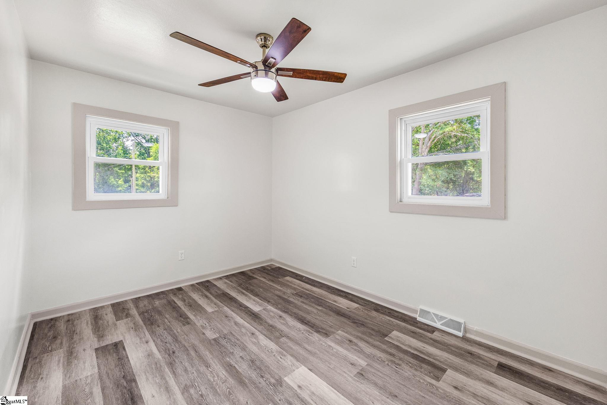 33 Dunlap Drive Greenville, SC 29605