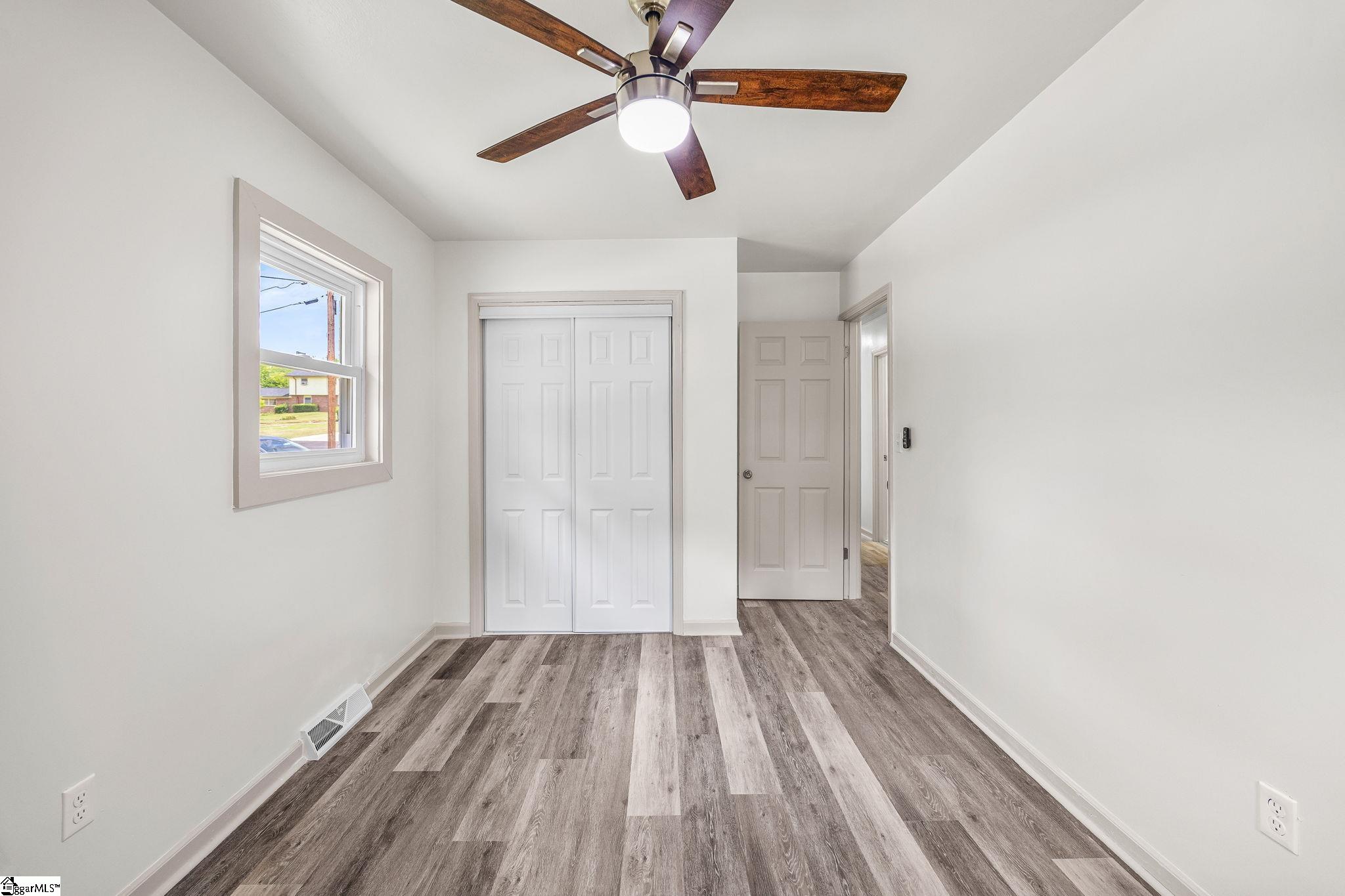 33 Dunlap Drive Greenville, SC 29605
