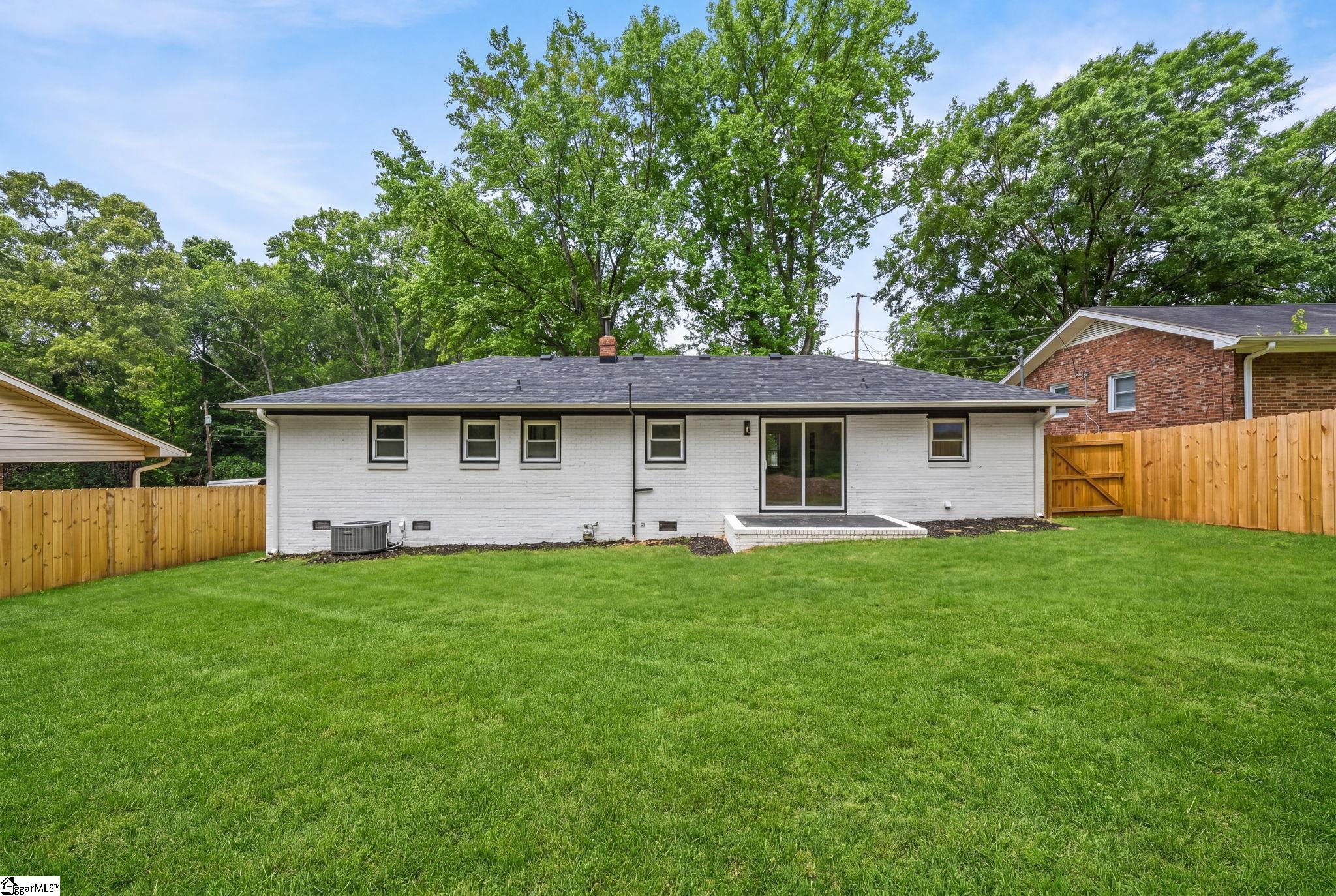 33 Dunlap Drive Greenville, SC 29605