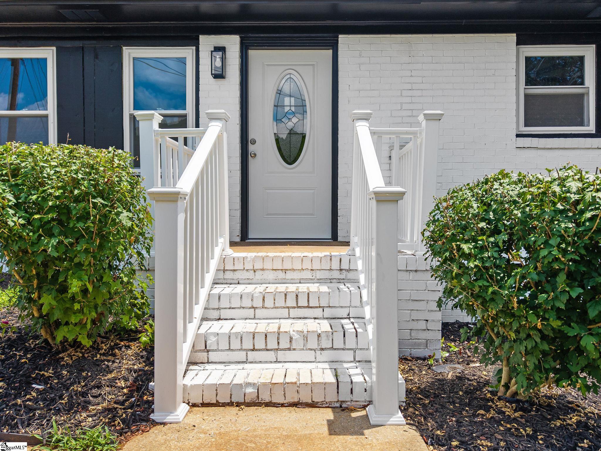 33 Dunlap Drive Greenville, SC 29605