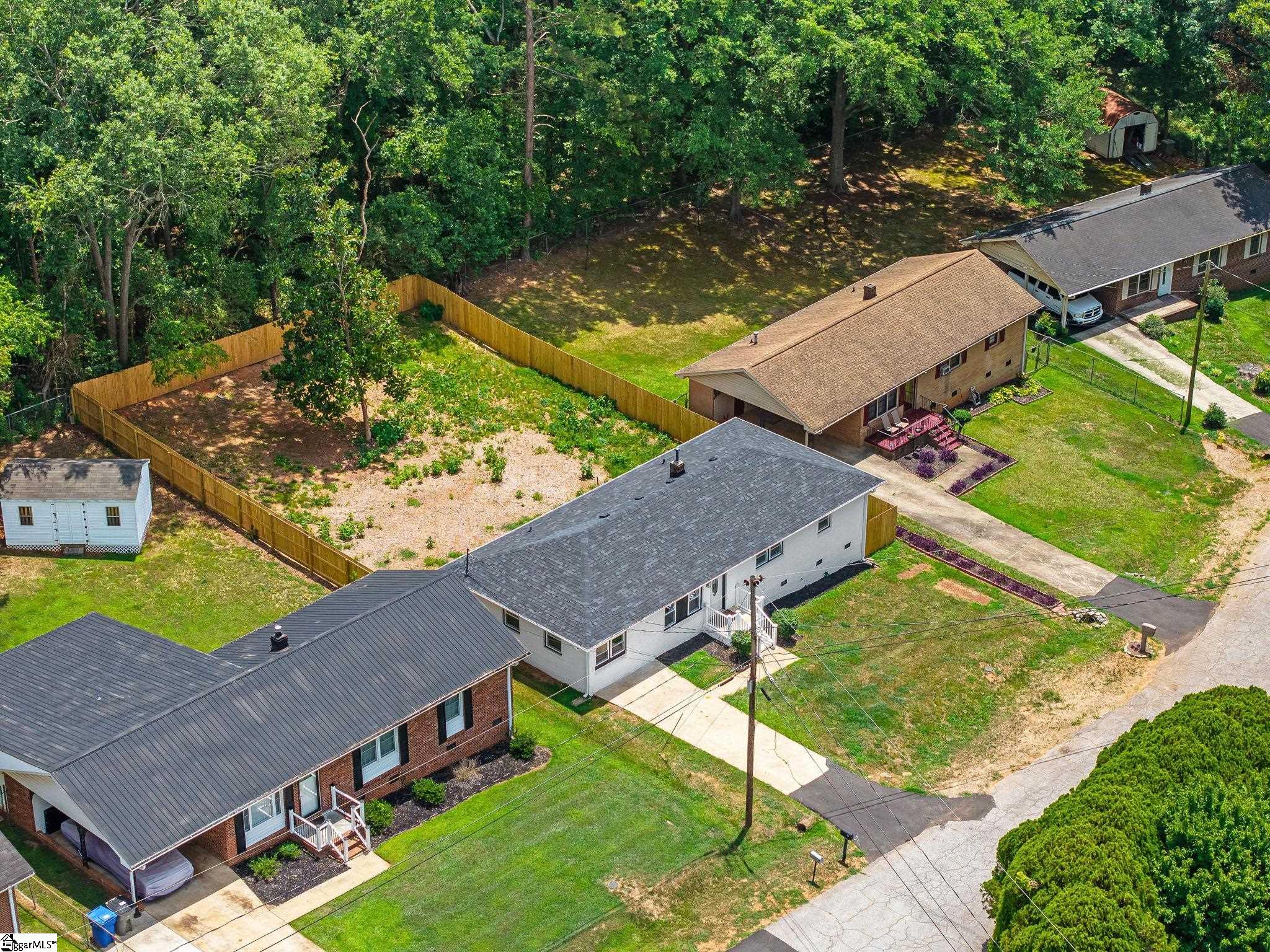 33 Dunlap Drive Greenville, SC 29605